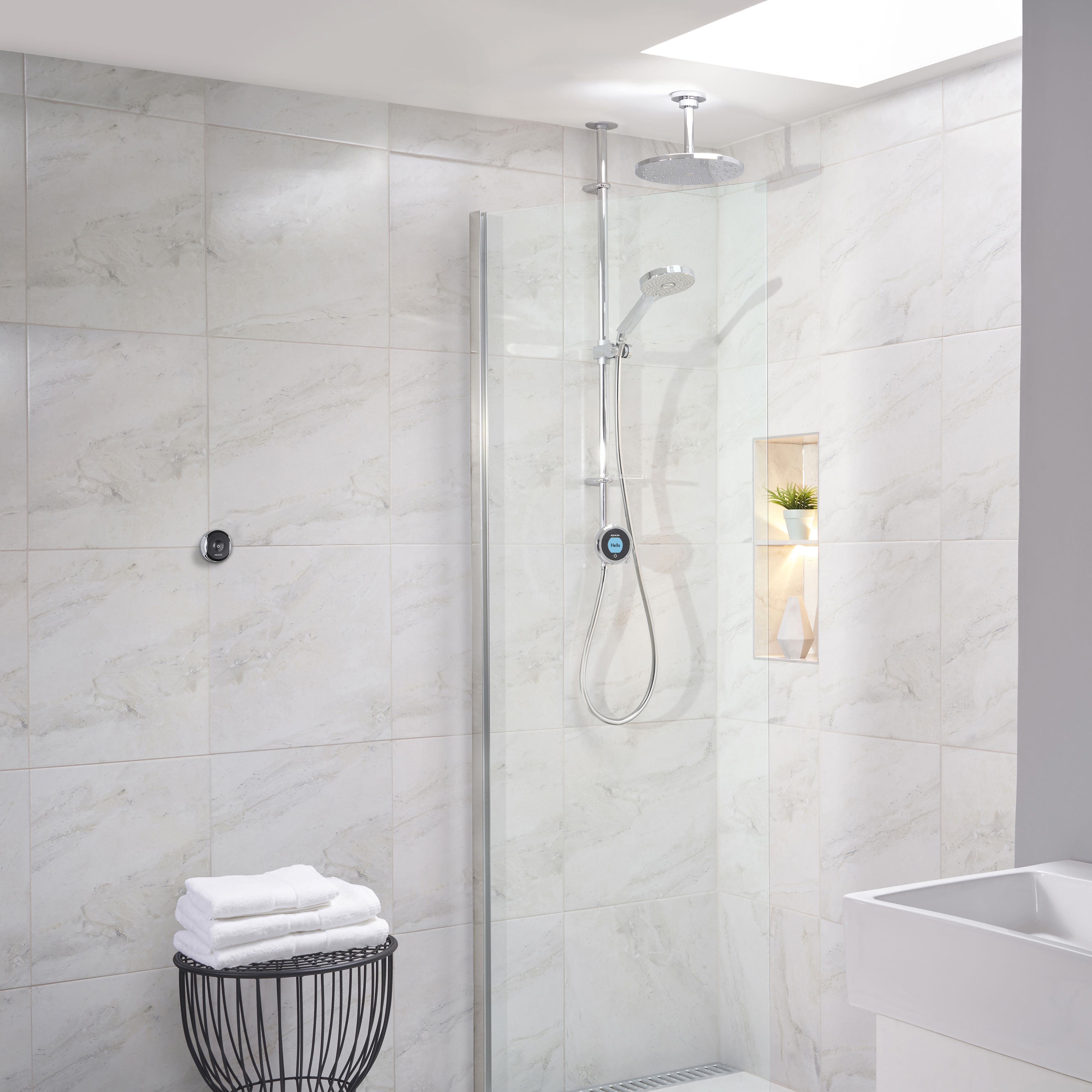 Aqualisa Optic Q Exposed valve Gravity-pumped Smart Digital mixer Shower with Adjustable & Ceiling-fixed head