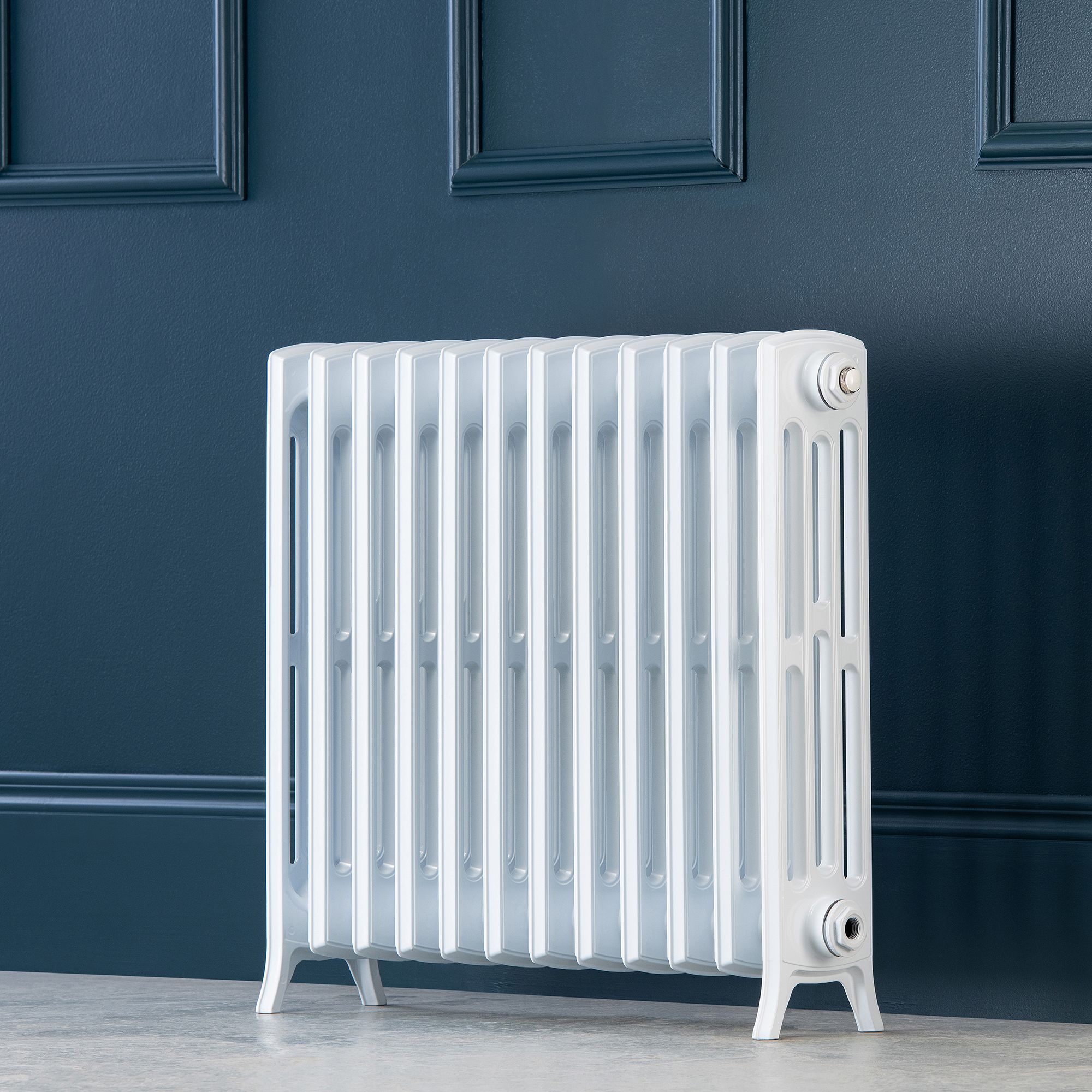 Arroll Edwardian Cast aluminium White 12 Column Radiator, (W)728mm x (H)650mm