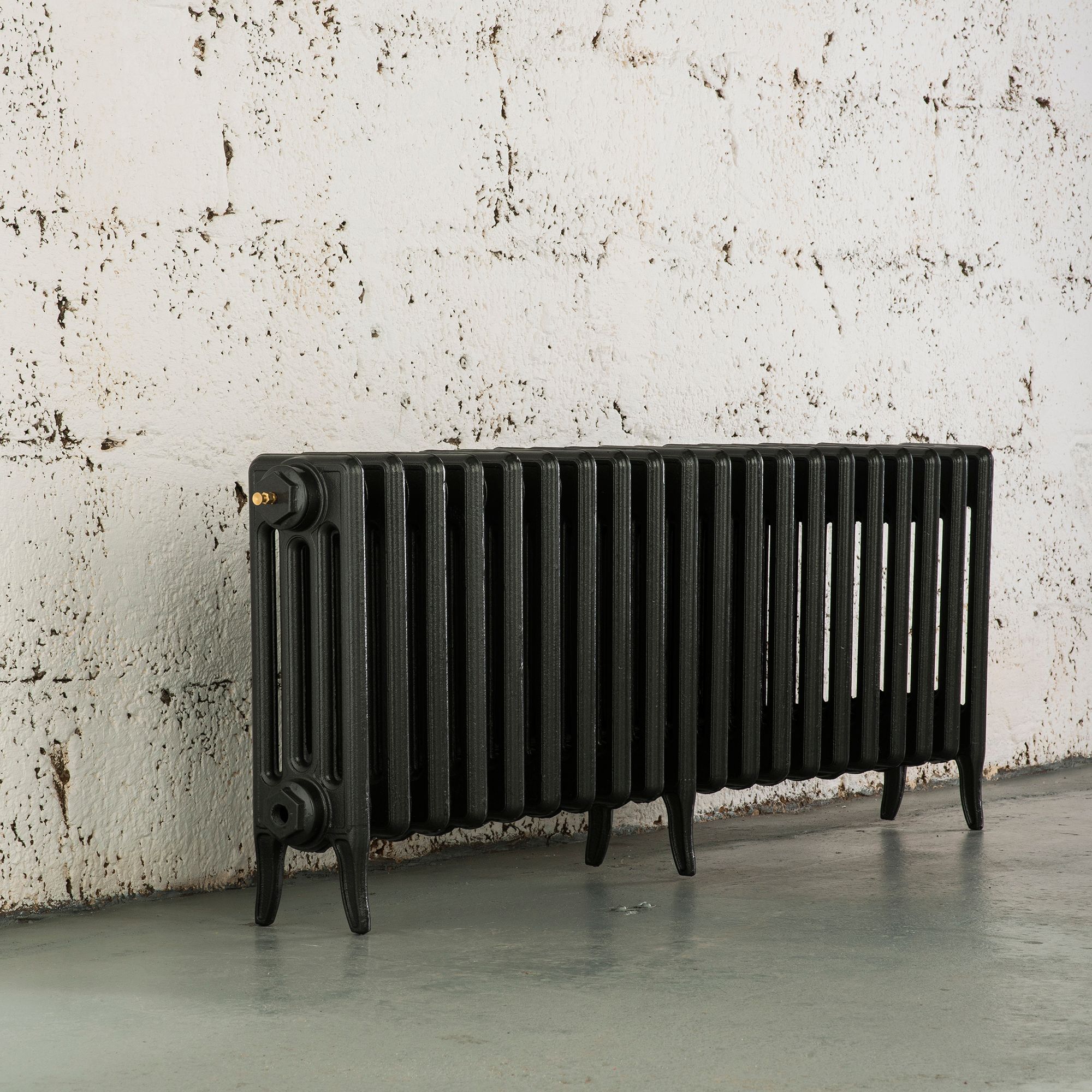 Arroll Neo-Classic Pewter 4 Column Radiator, (W)1114mm x (H)460mm