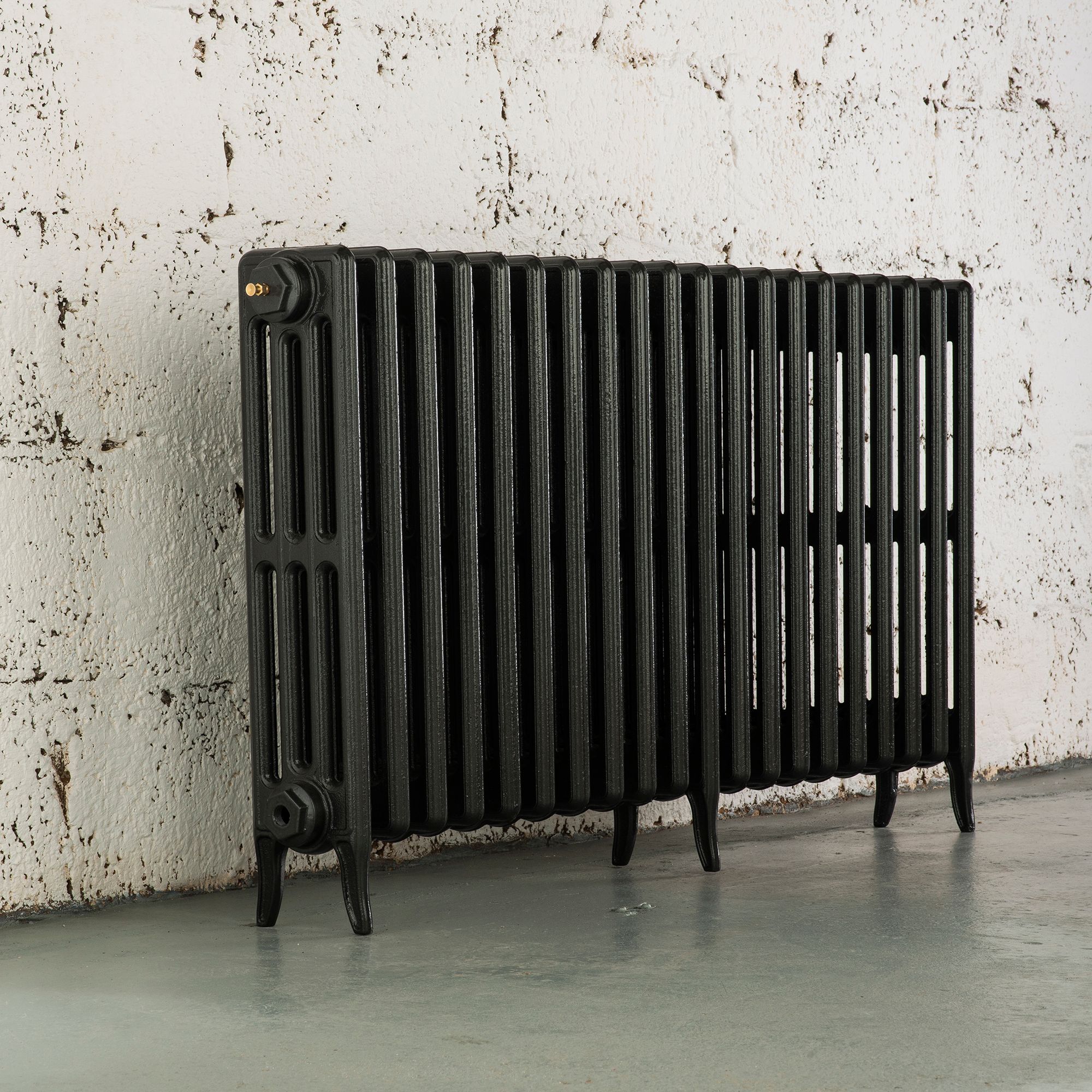 Arroll Neo-Classic Pewter 4 Column Radiator, (W)1114mm x (H)660mm