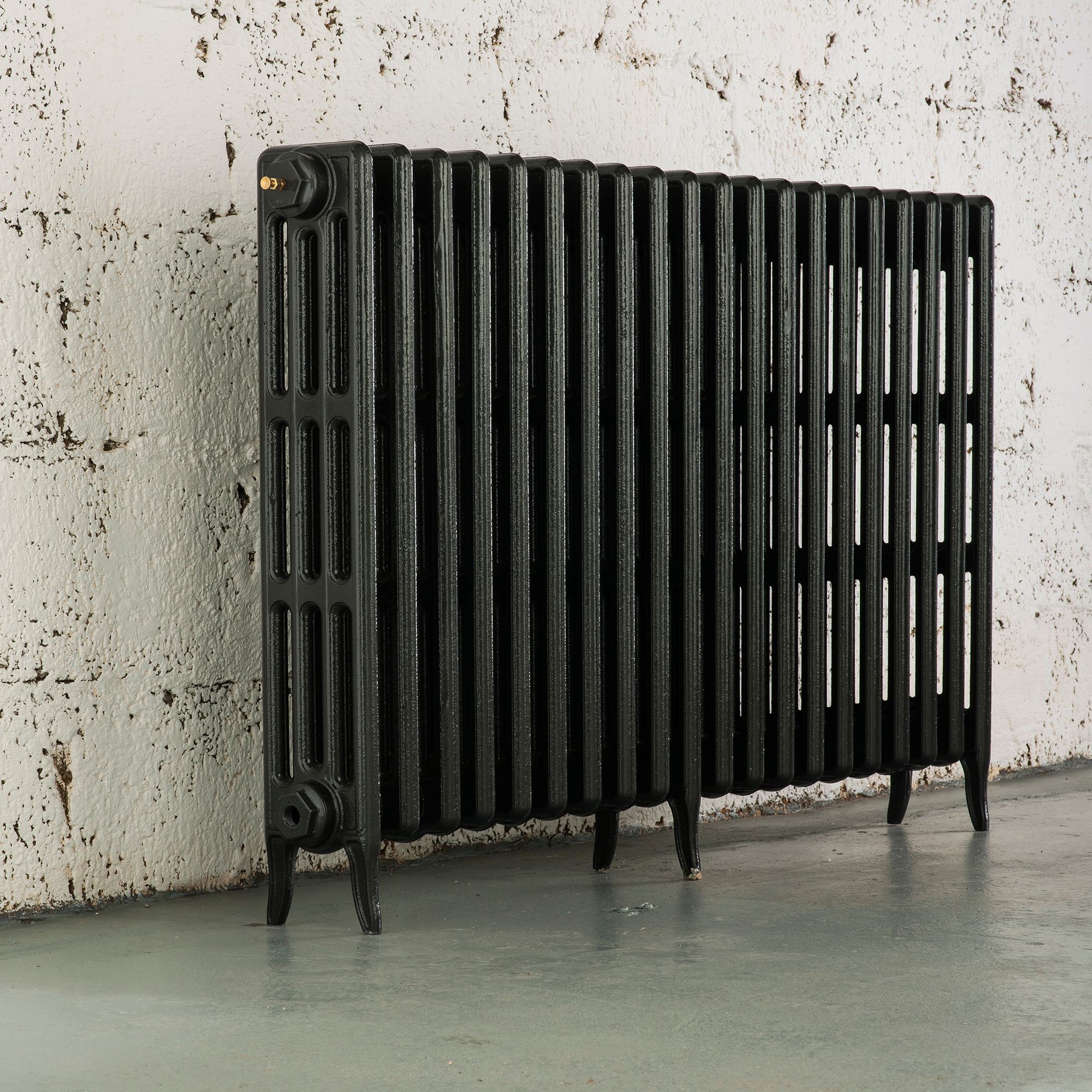 Arroll Neo-Classic Pewter 4 Column Radiator, (W)1114mm x (H)760mm