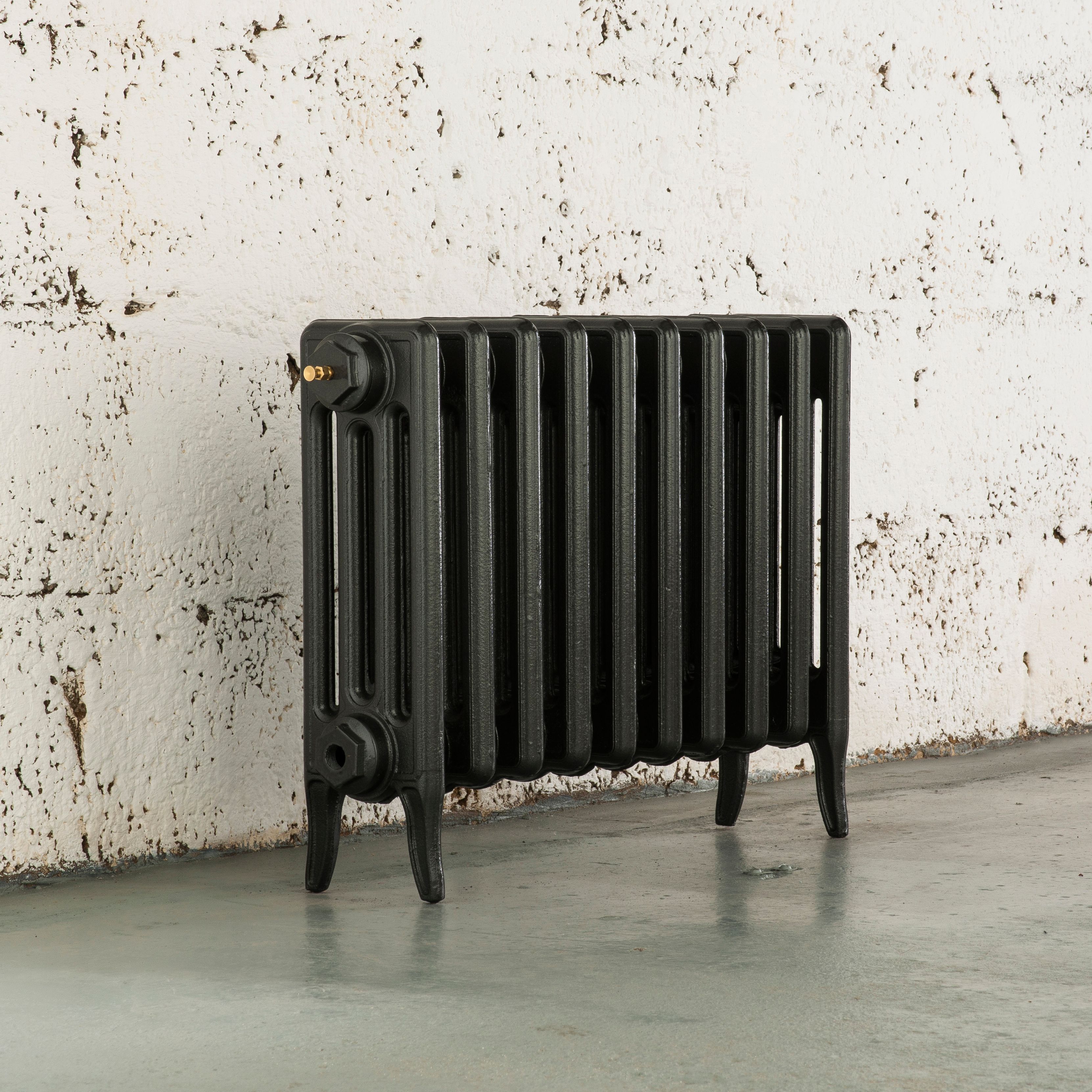 Arroll Neo-Classic Pewter 4 Column Radiator, (W)754mm x (H)460mm