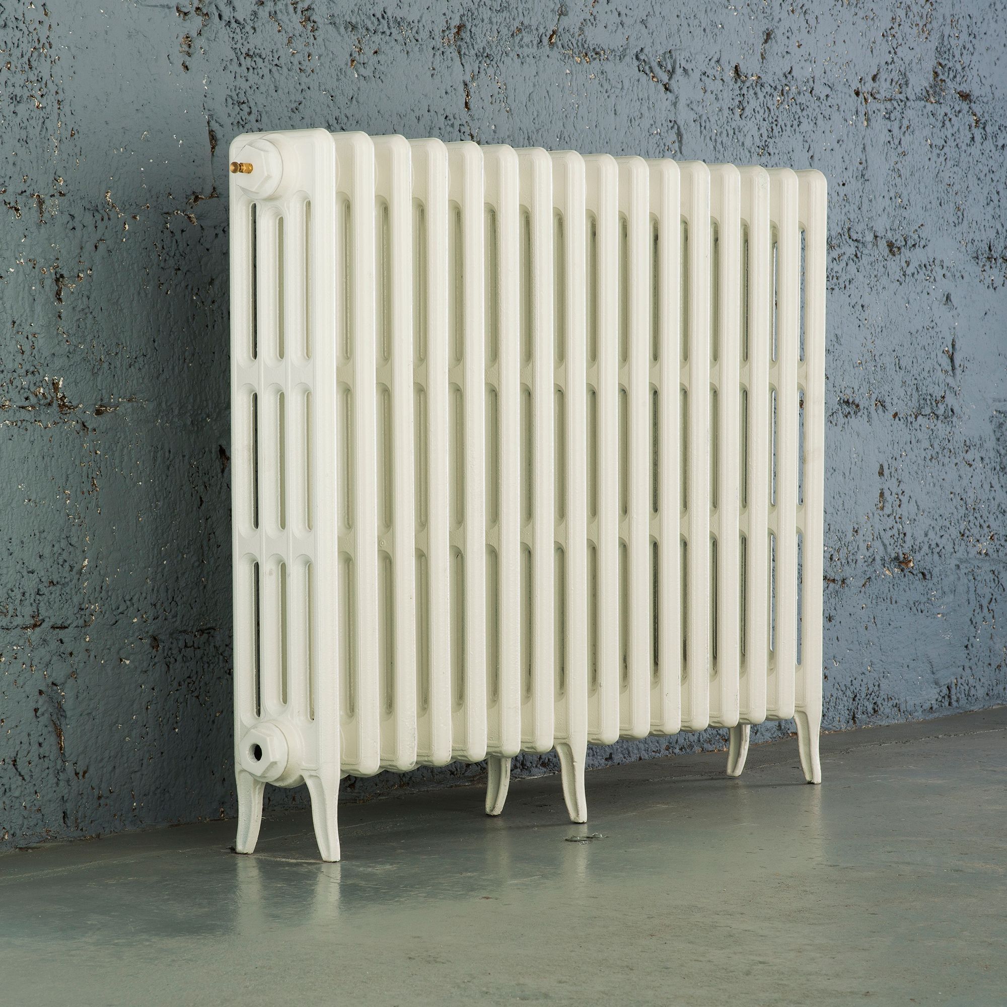 Arroll Neo-Classic White 4 Column Radiator, (W)874mm x (H)760mm