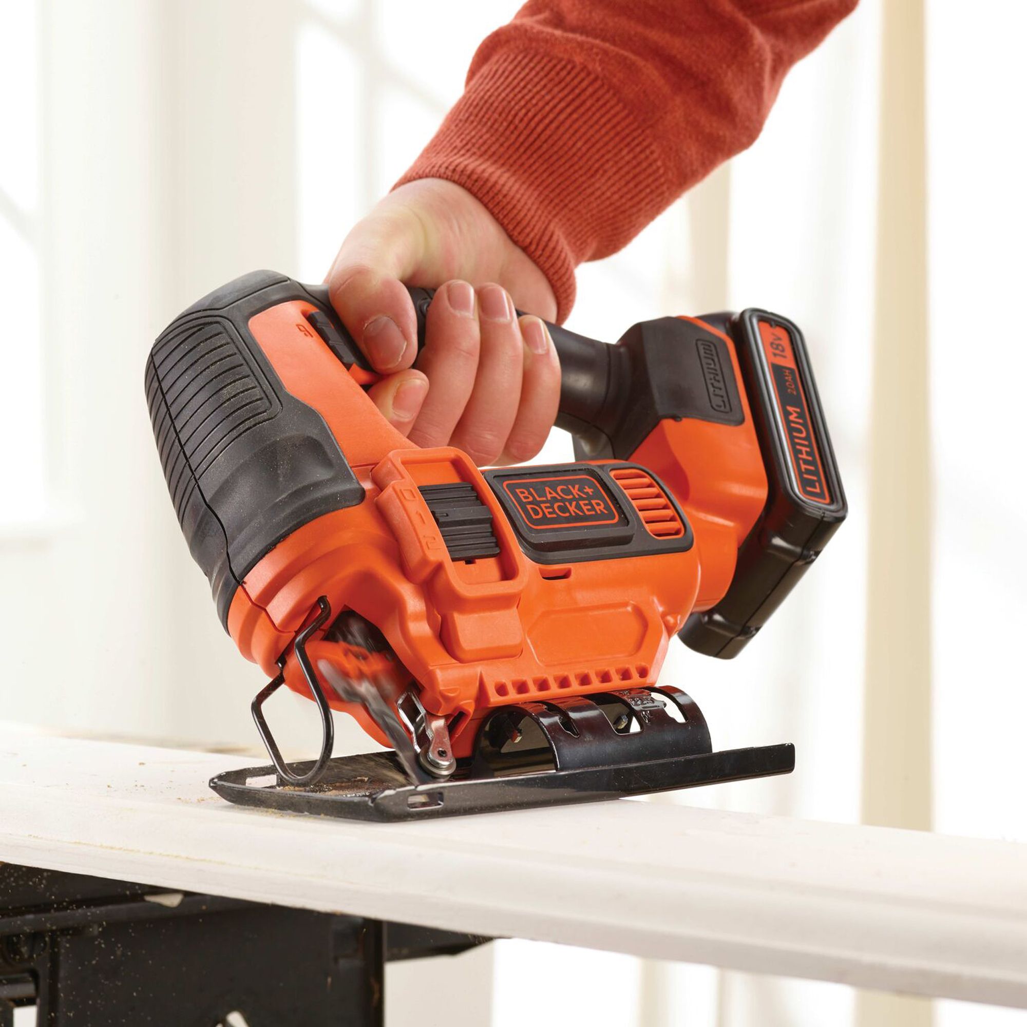 https://kingfisher.scene7.com/is/image/Kingfisher/black-decker-1-5ah-li-ion-18v-cordless-jigsaw-bdcjs18c13-gb~5035048738689_03i?$MOB_PREV$&$width=618&$height=618