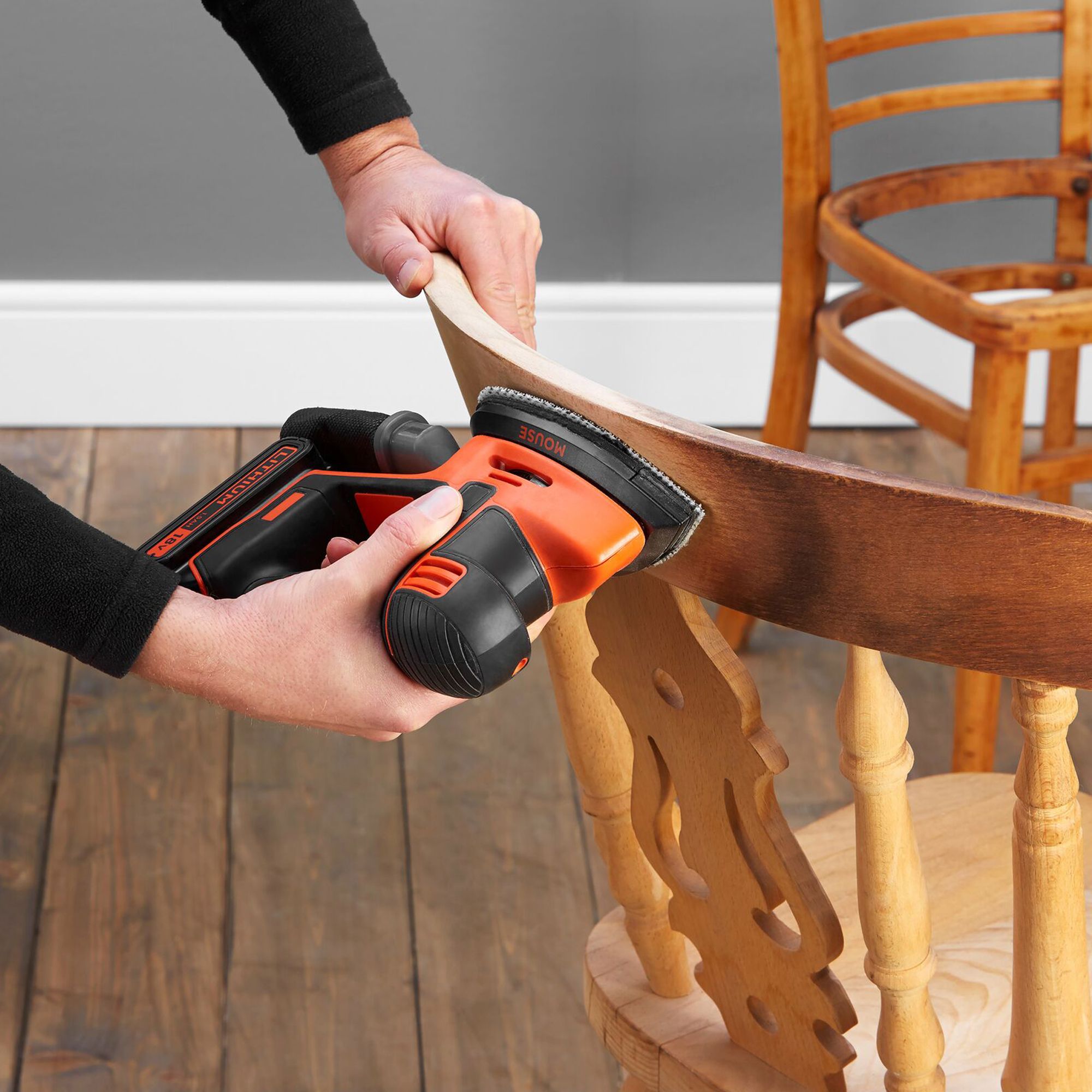 https://kingfisher.scene7.com/is/image/Kingfisher/black-decker-18v-1-5ah-li-ion-cordless-detail-sander-bdcds18-gb~5035048655368_02i_bq?$MOB_PREV$&$width=618&$height=618