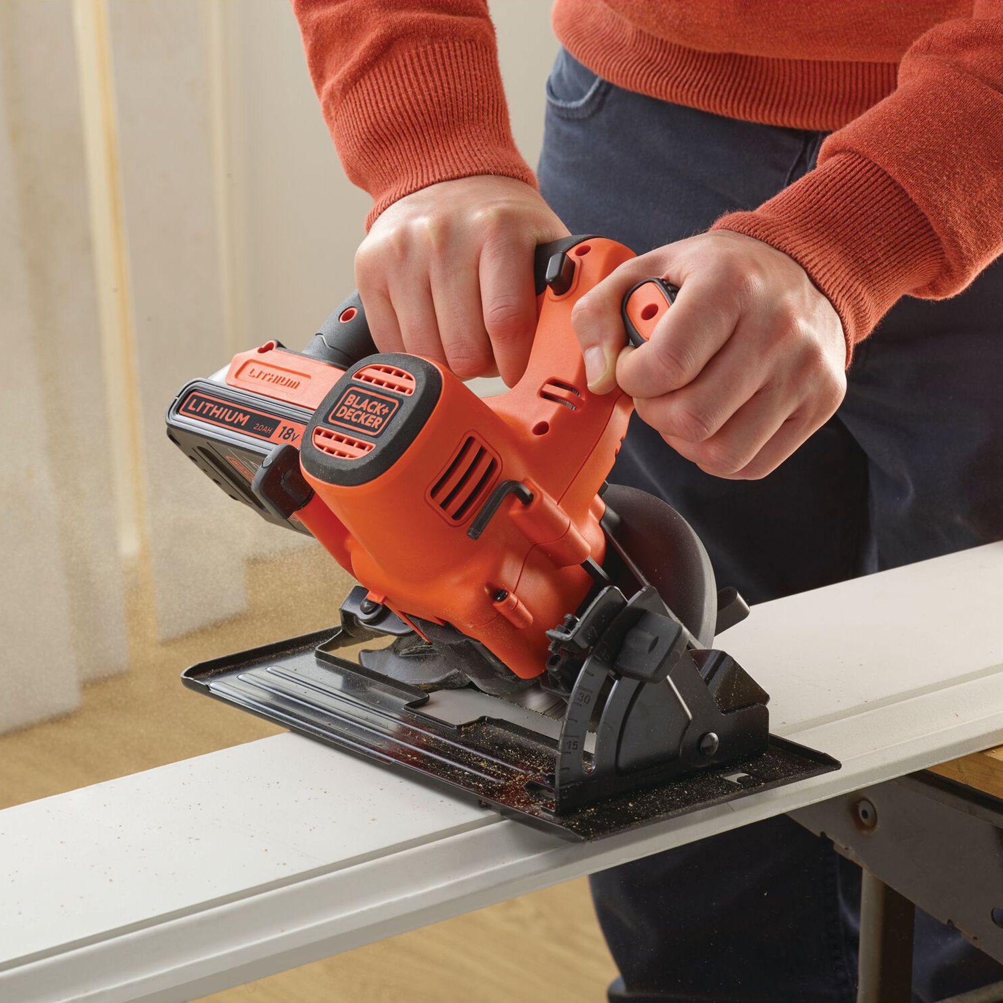 Black+Decker 18V 1 x 1.5 Li-ion 140mm Cordless Circular saw BDCCS18C1-GB