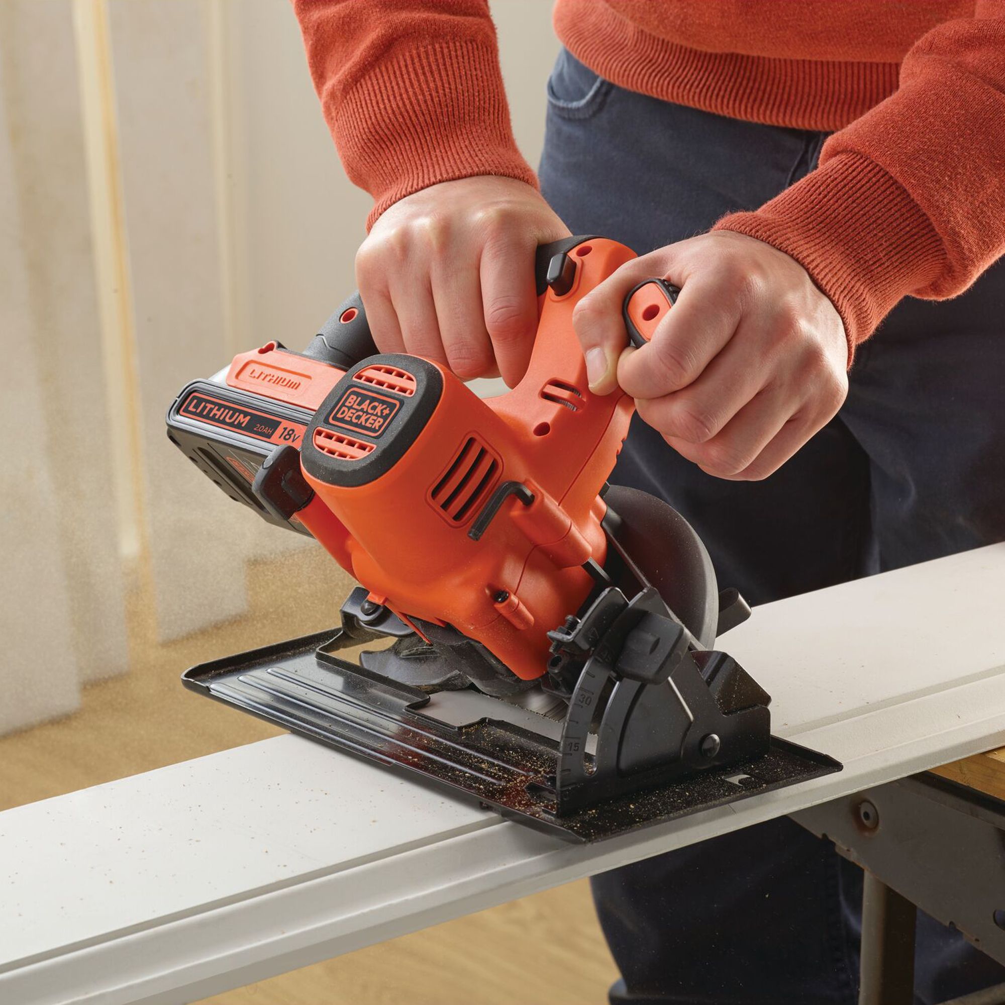 Black Decker 18V 1 x 1.5 Li ion 140mm Cordless Circular saw BDCCS18C1 GB