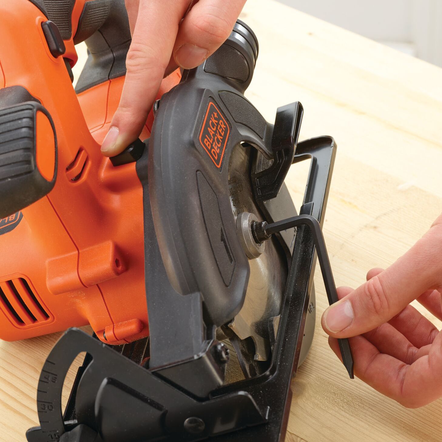 Black+Decker 18V 140mm Cordless Circular saw (Bare Tool) - BDCCS18N-XJ