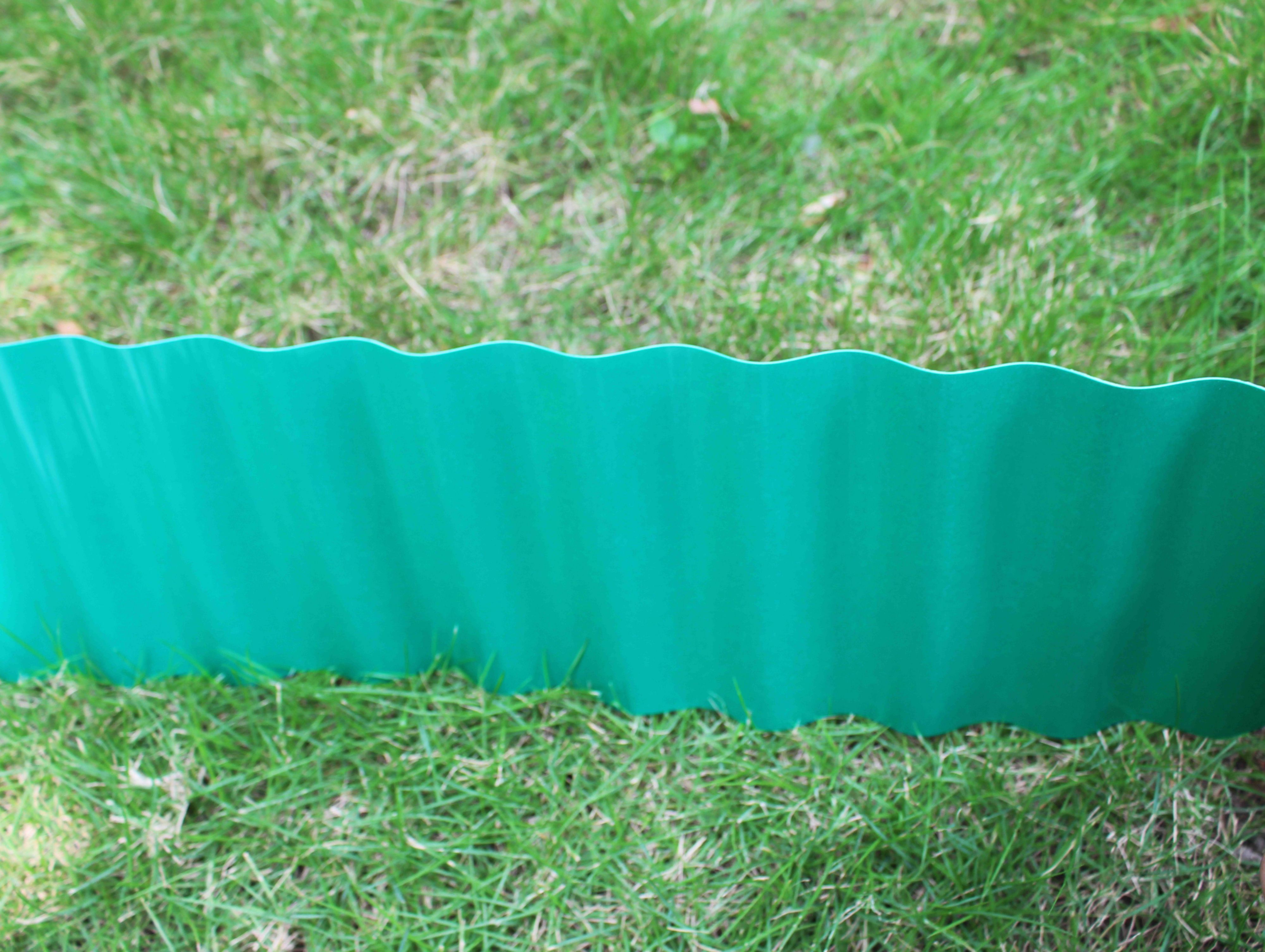 Blooma Green Polyvinyl chloride (PVC) Lawn edging (H)15cm (L)9m