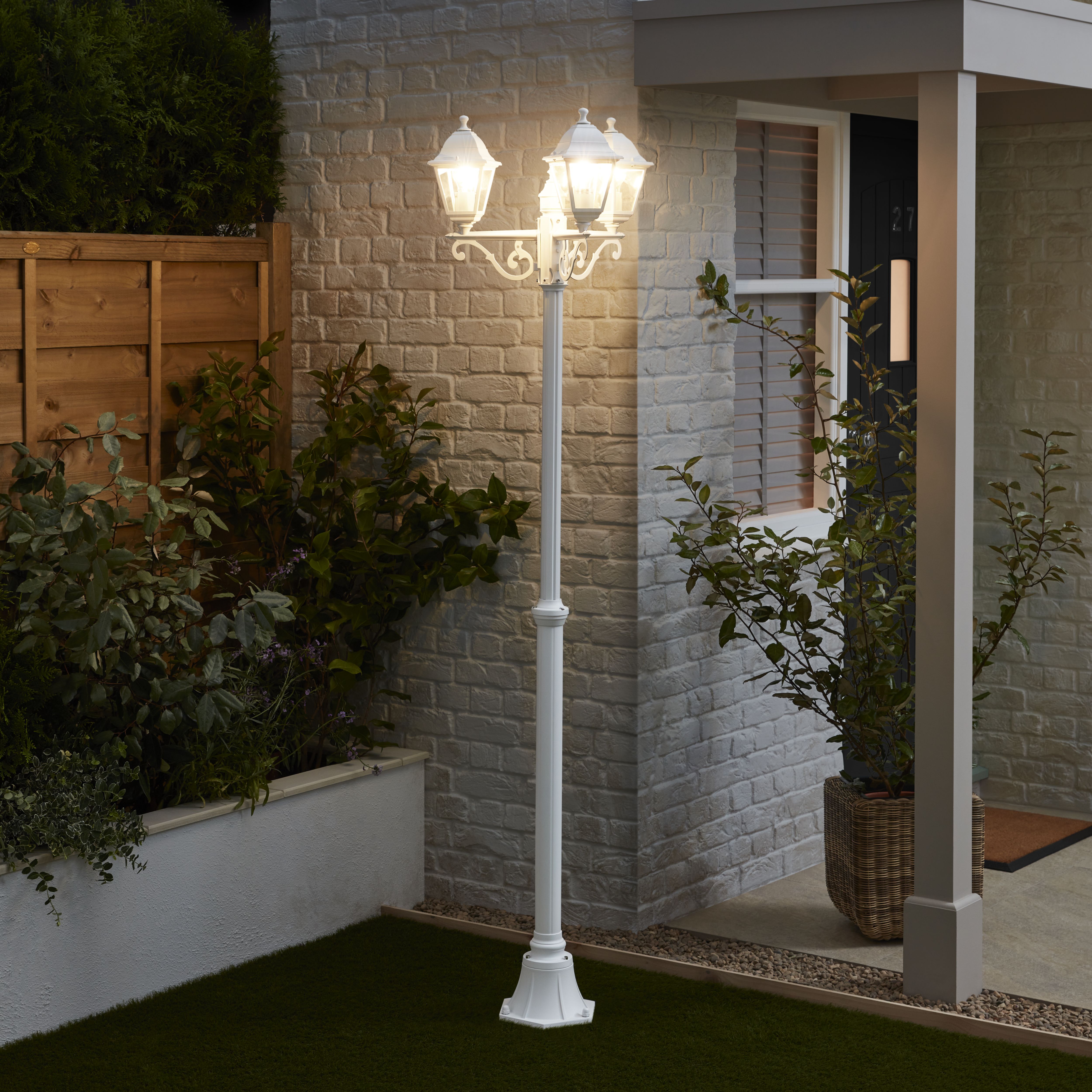 Blooma varennes lamp post top