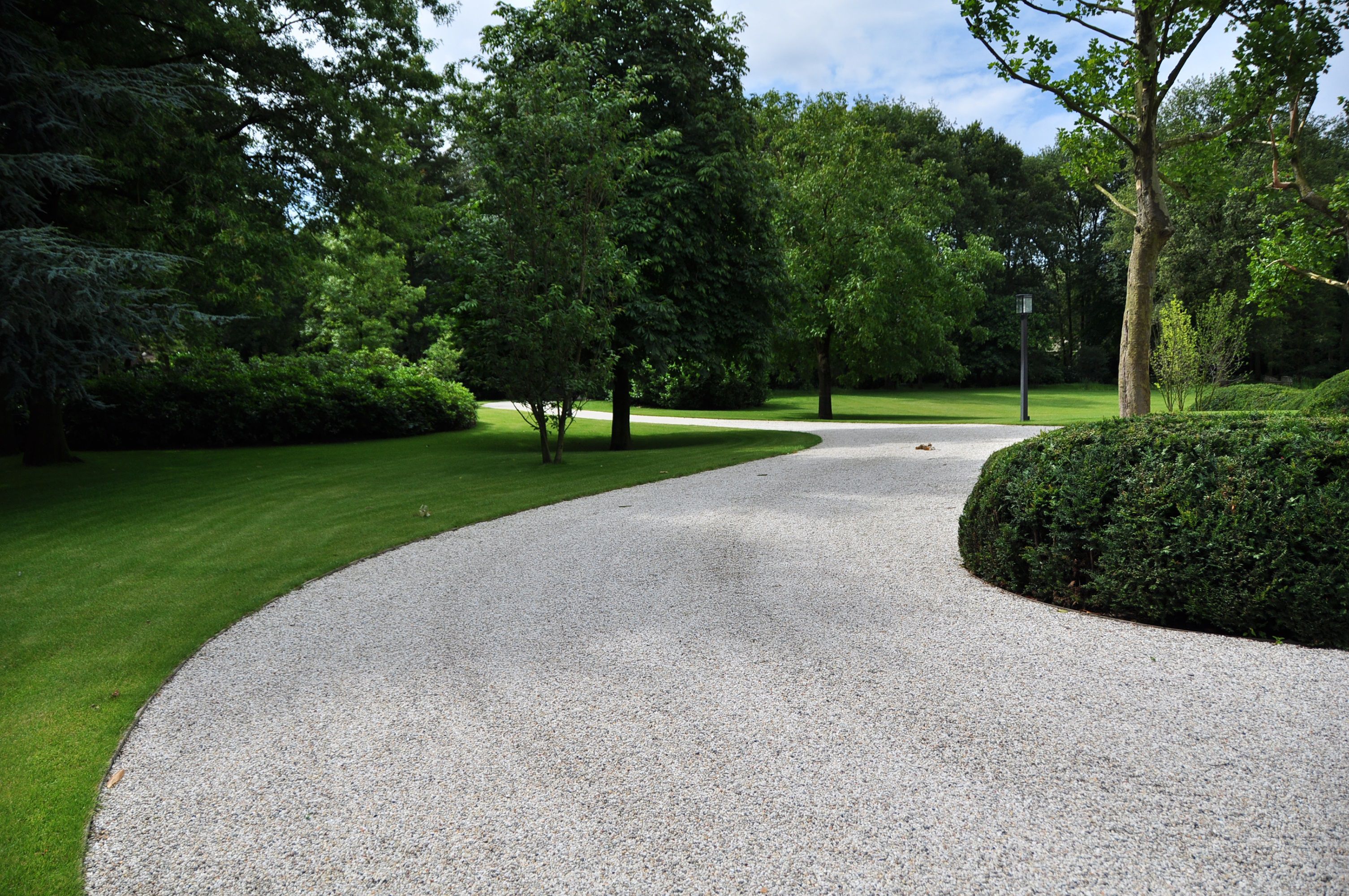 Blooma White Driveway Gravel stabilisation tile