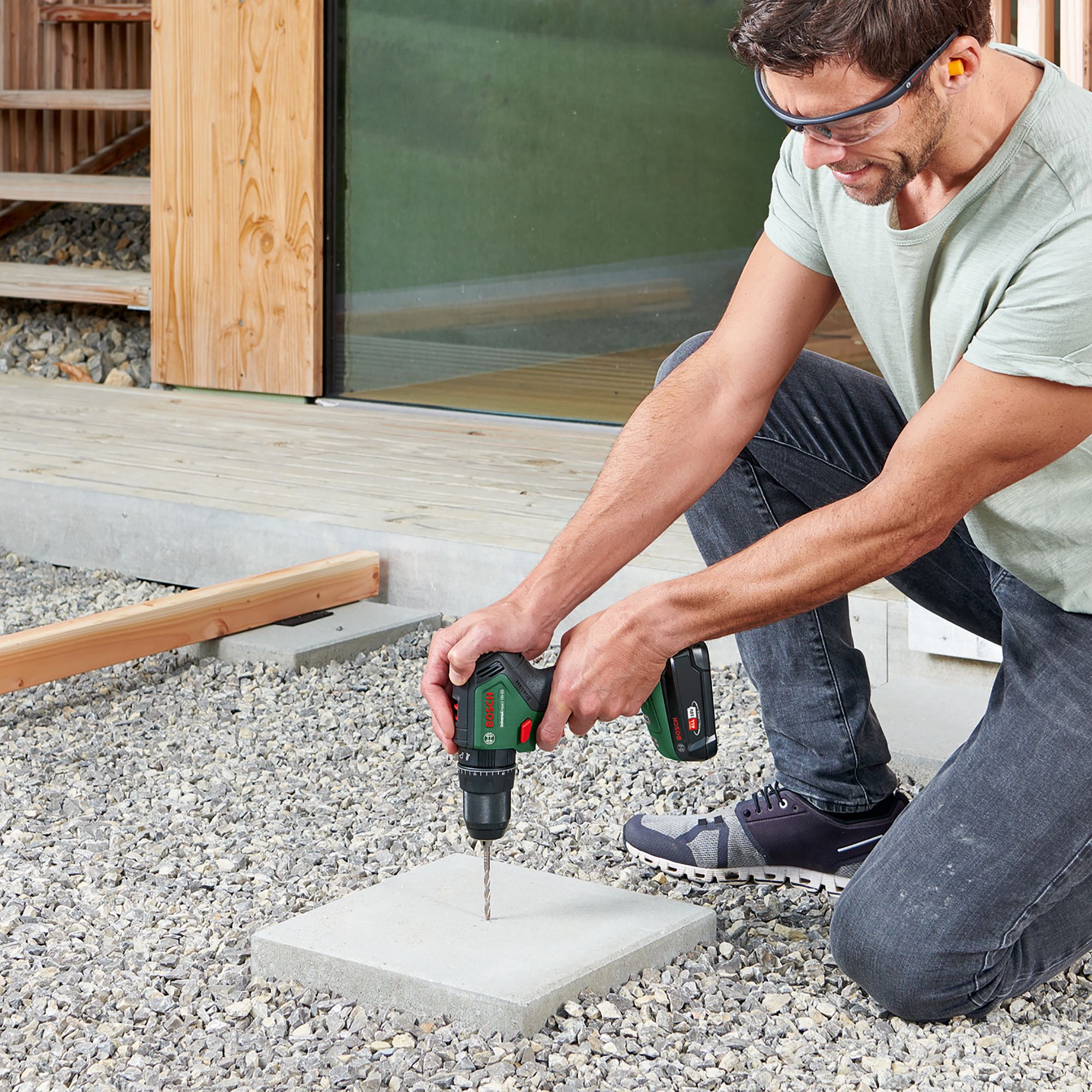 Bosch 18V 2 x 2 Li-ion Cordless Combi drill UniversalImpact 18V-60