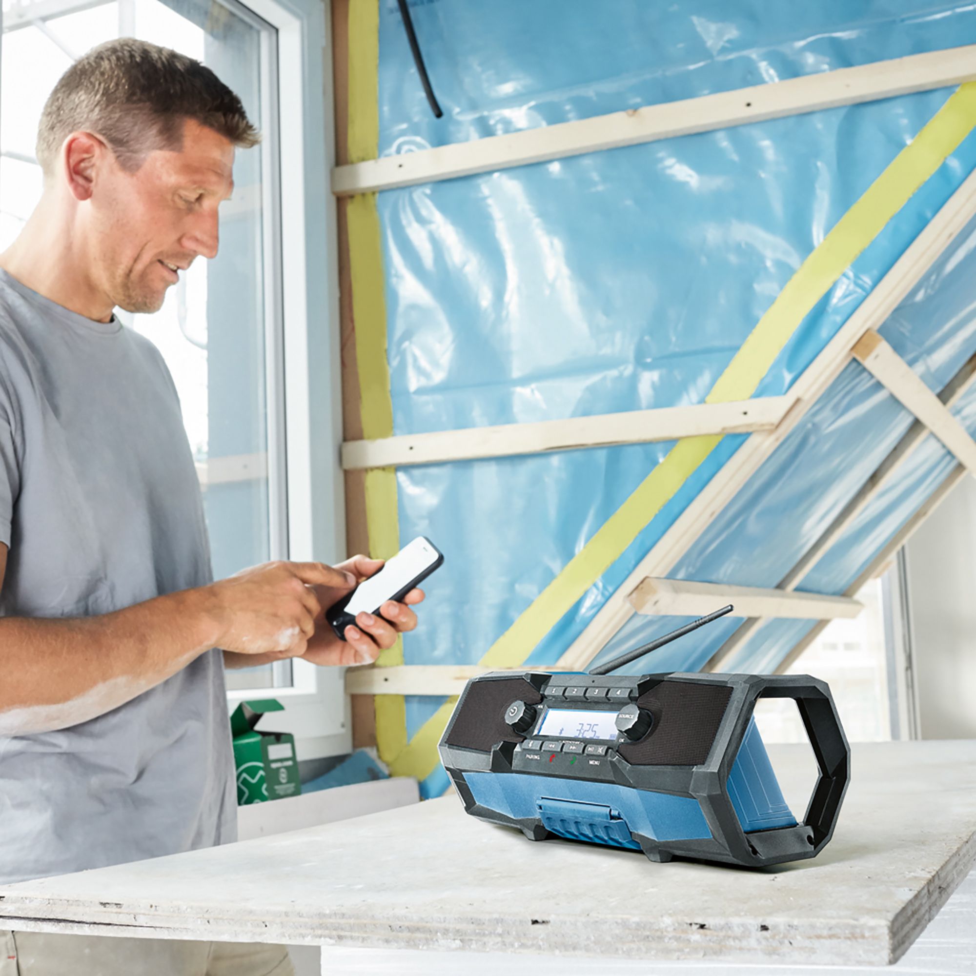 Bosch 18V AM/FM Cordless Site radio - Bare unit