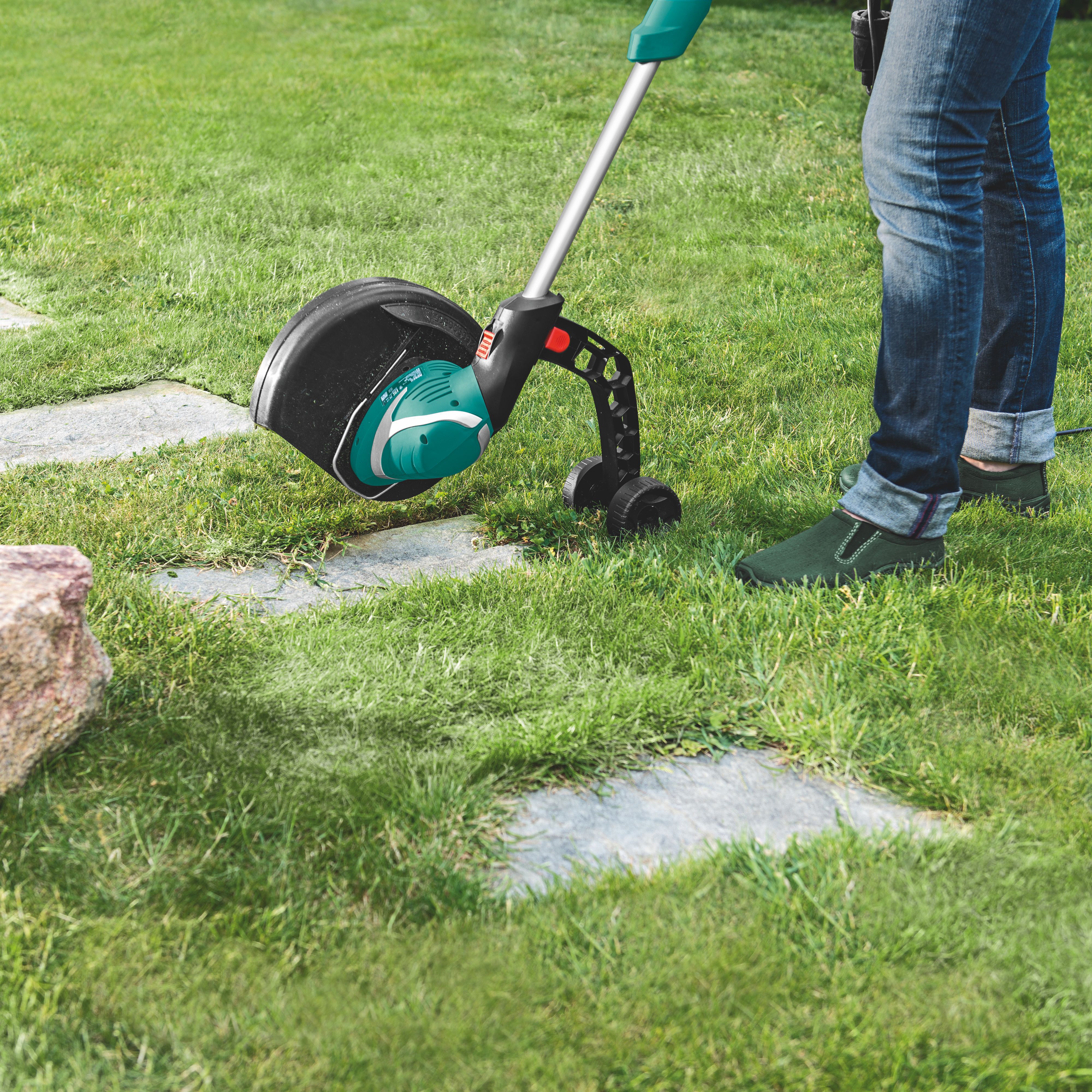 Bosch ART 30 550W Corded Grass trimmer
