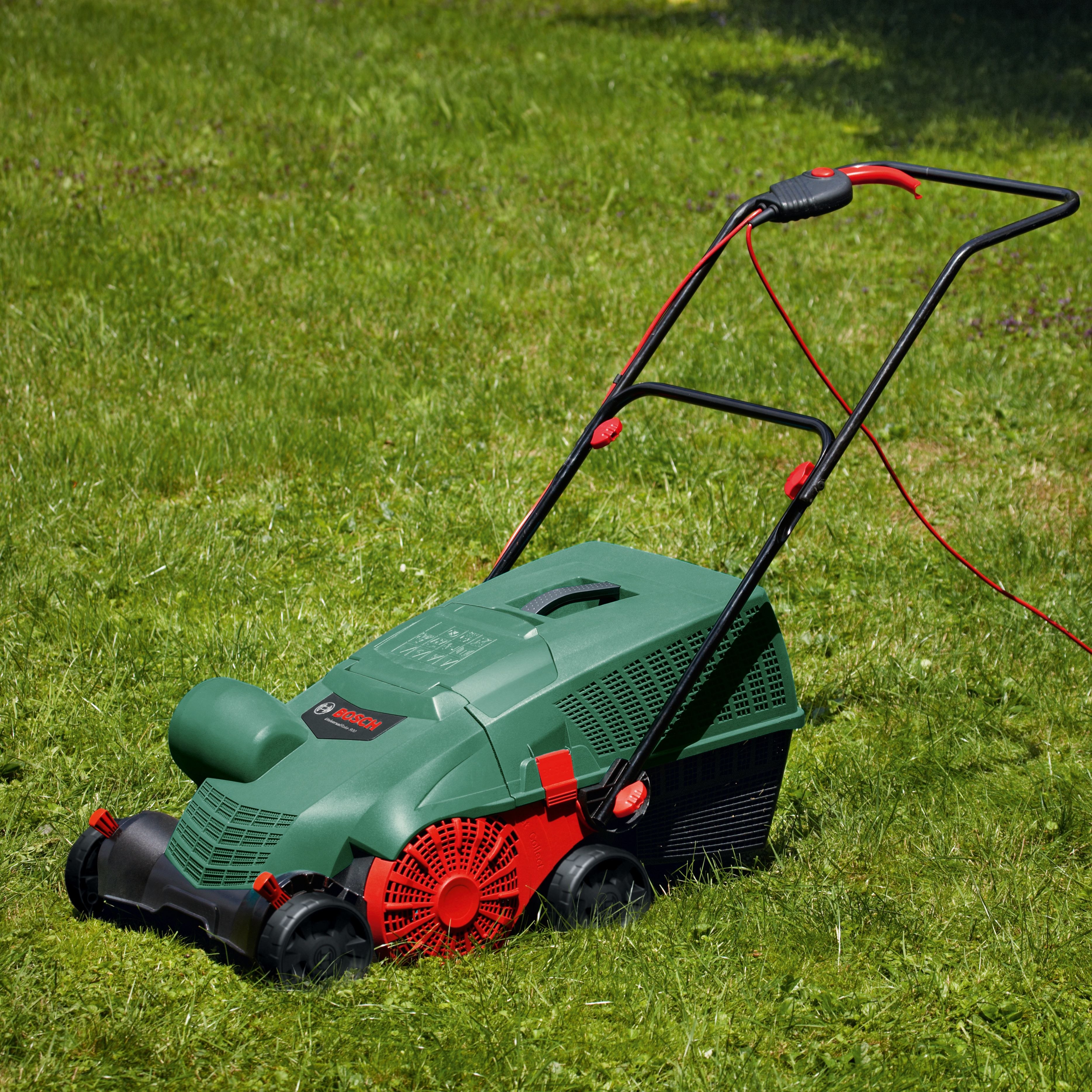 Bosch Lawn & Garden Universalrake900 320mm Corded Raker