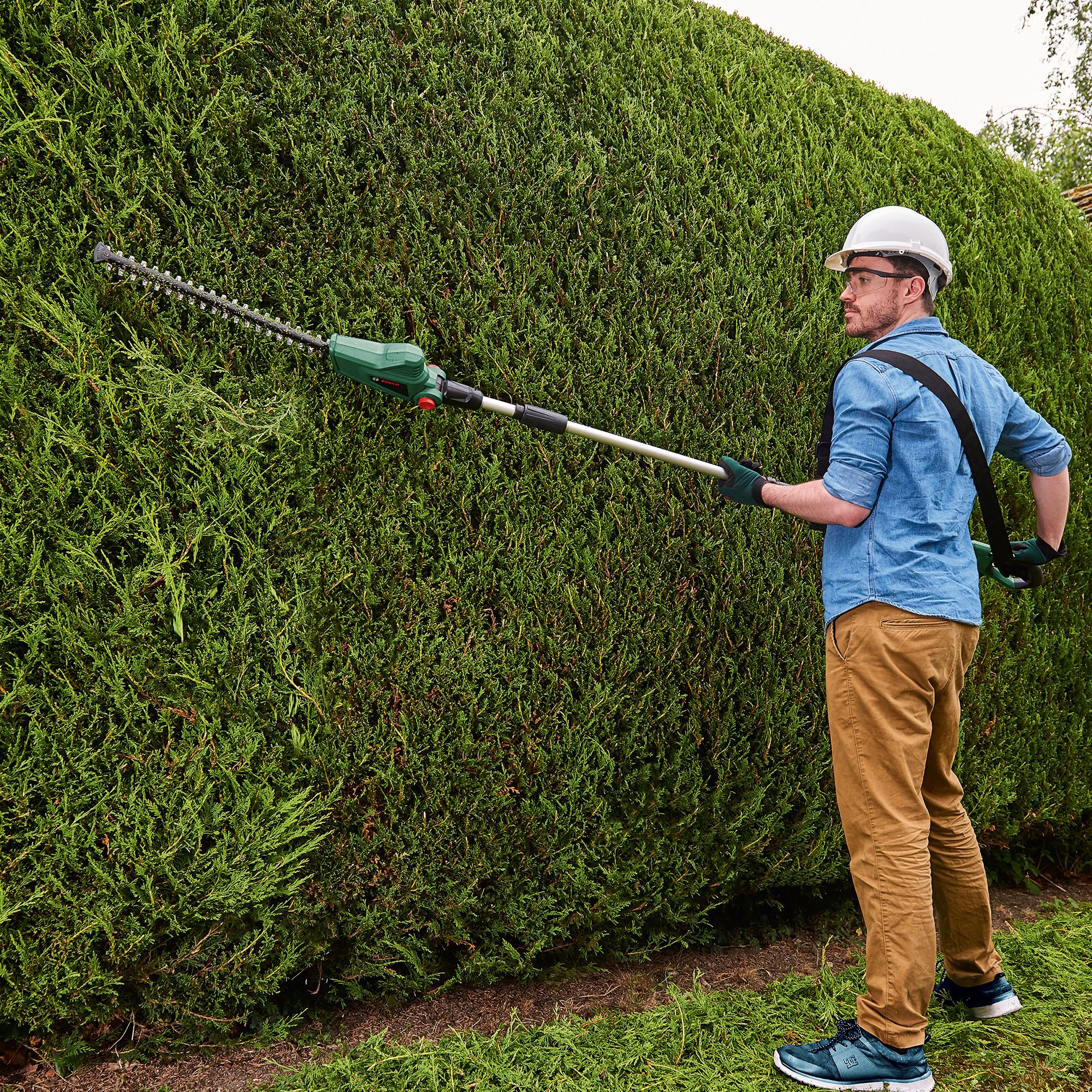 Bosch Power for all 18V 450mm UniversalHedgePole 18 Cordless Hedge trimmer