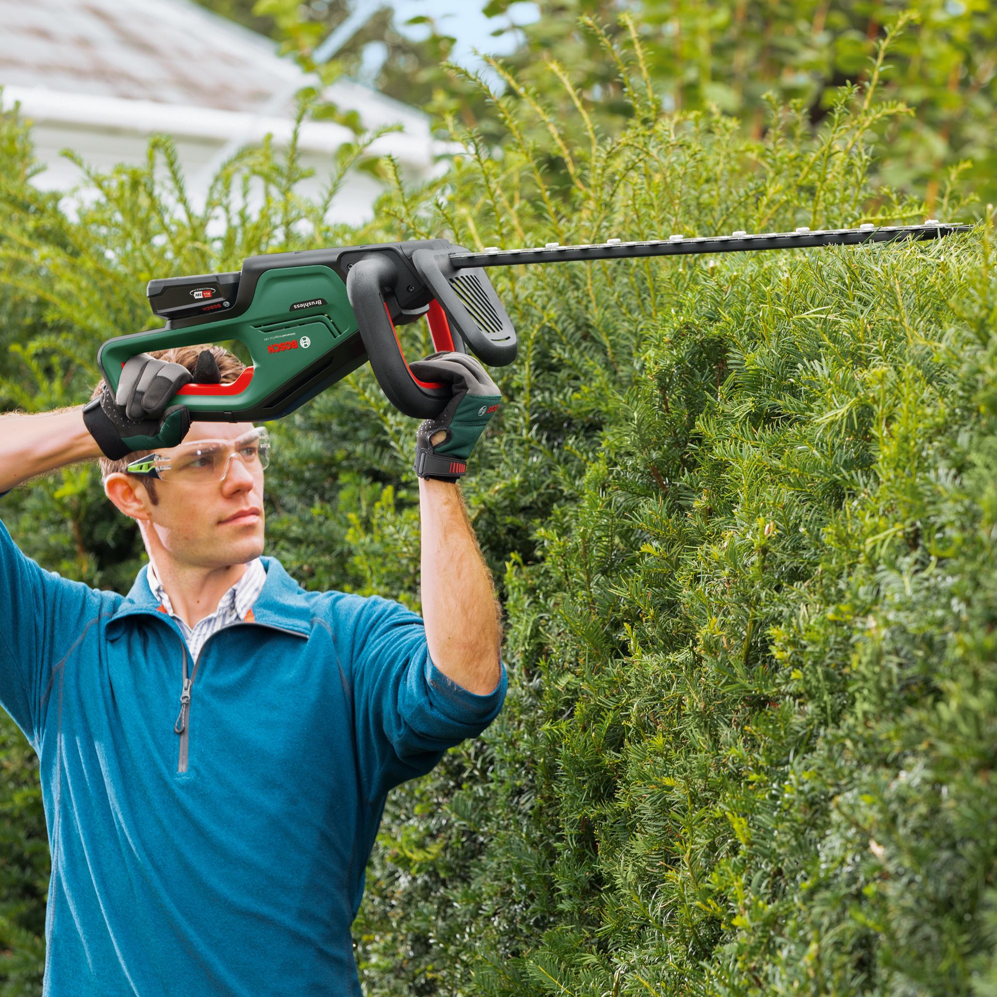 Bosch Power for all 18V 550mm UniversalHedgeCut 18-55 Cordless Hedge trimmer