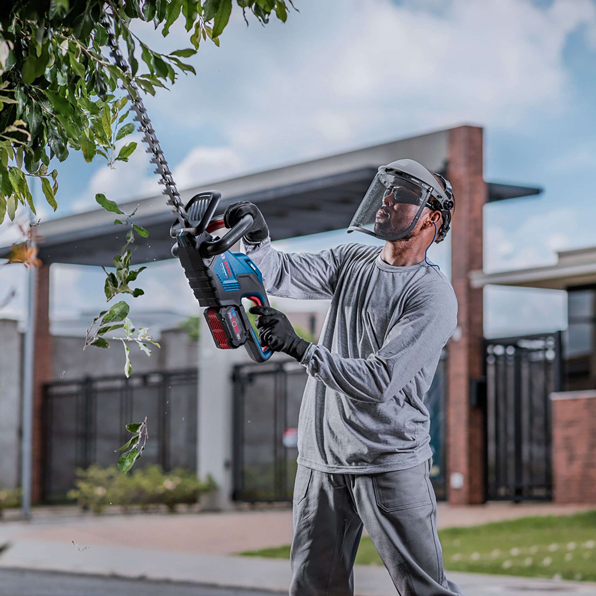 Bosch Professional 18V GHE 18V-60 Cordless 600mm Hedge trimmer - BARE