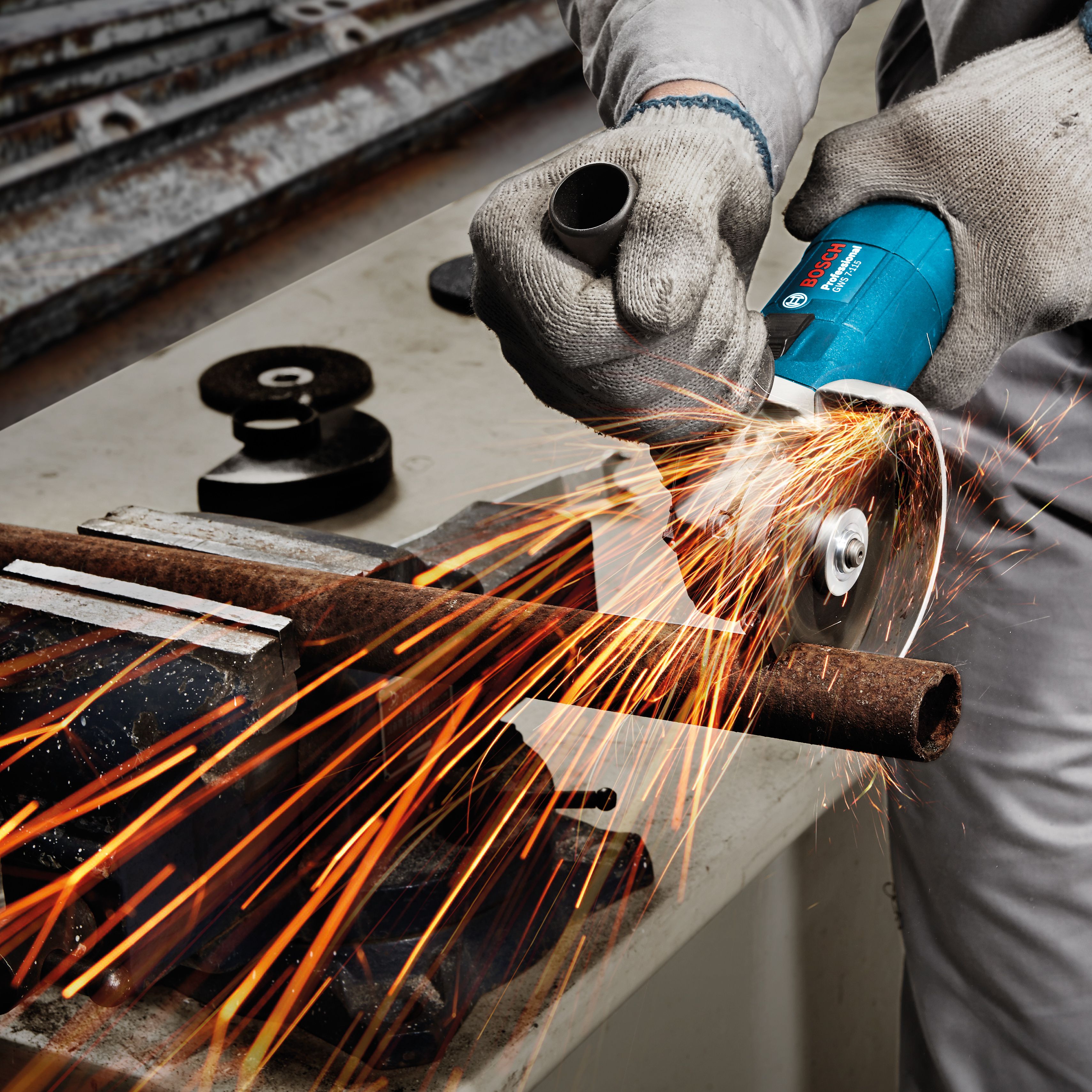 Bosch Professional 720W 110V 115mm Corded Angle grinder GWS-7-115