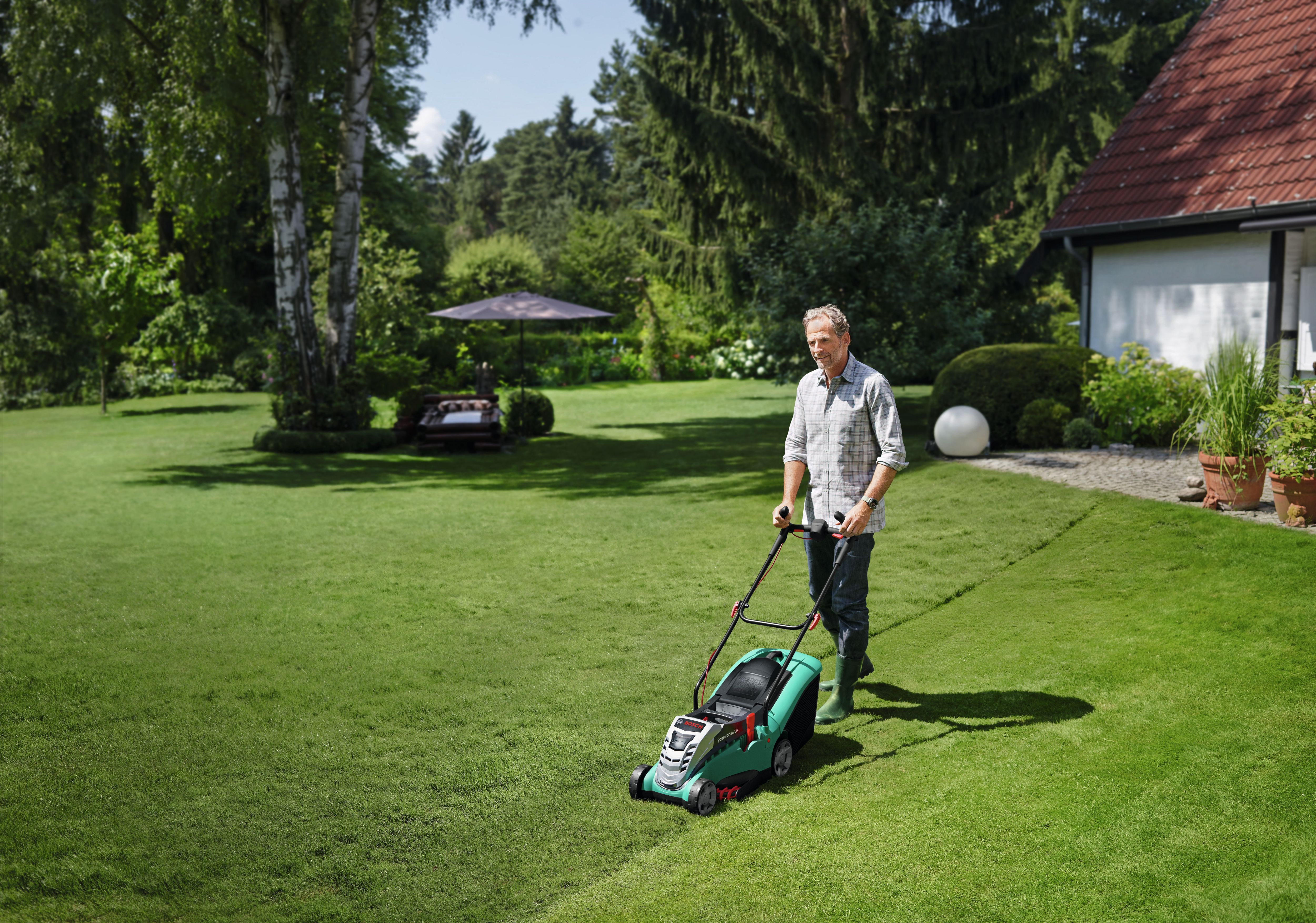 Bosch Rotak 320ER Corded Rotary Lawnmower