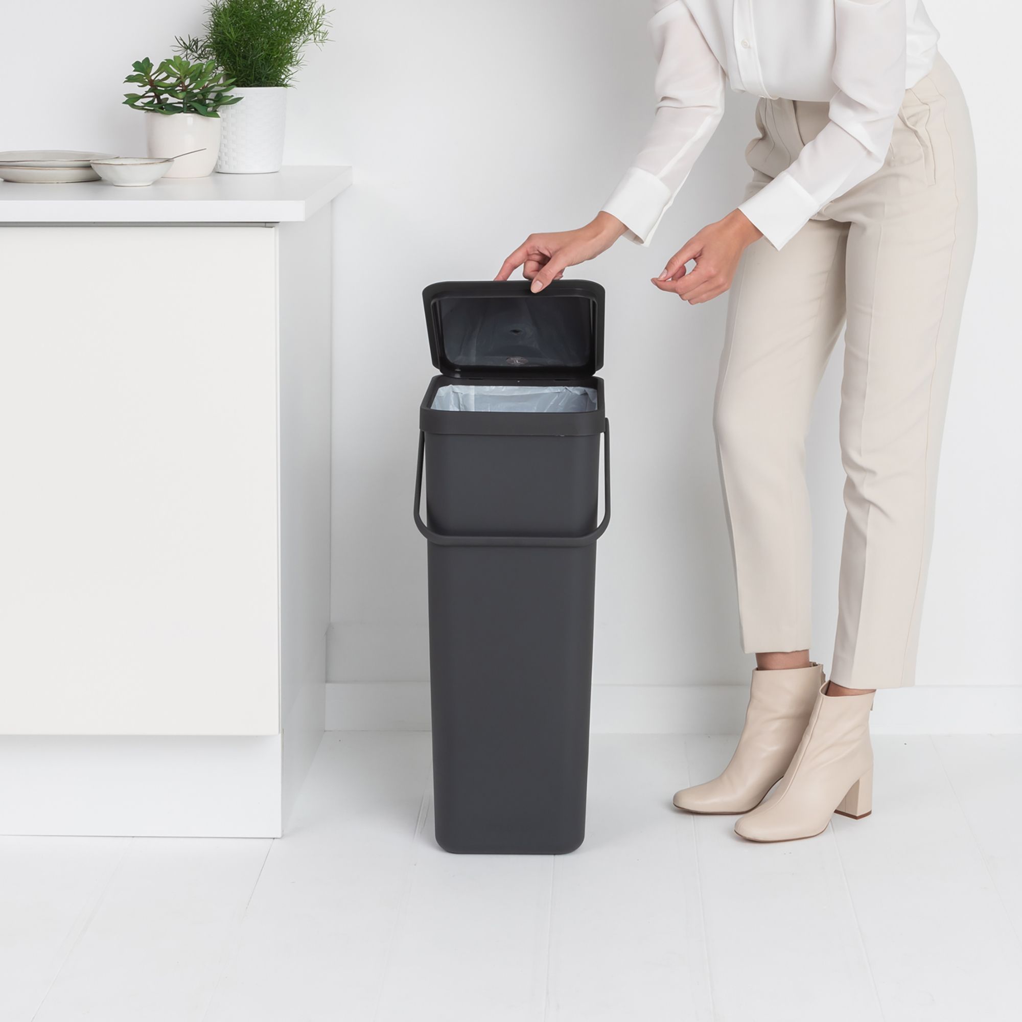 Brabantia Grey Plastic Bin - 40L