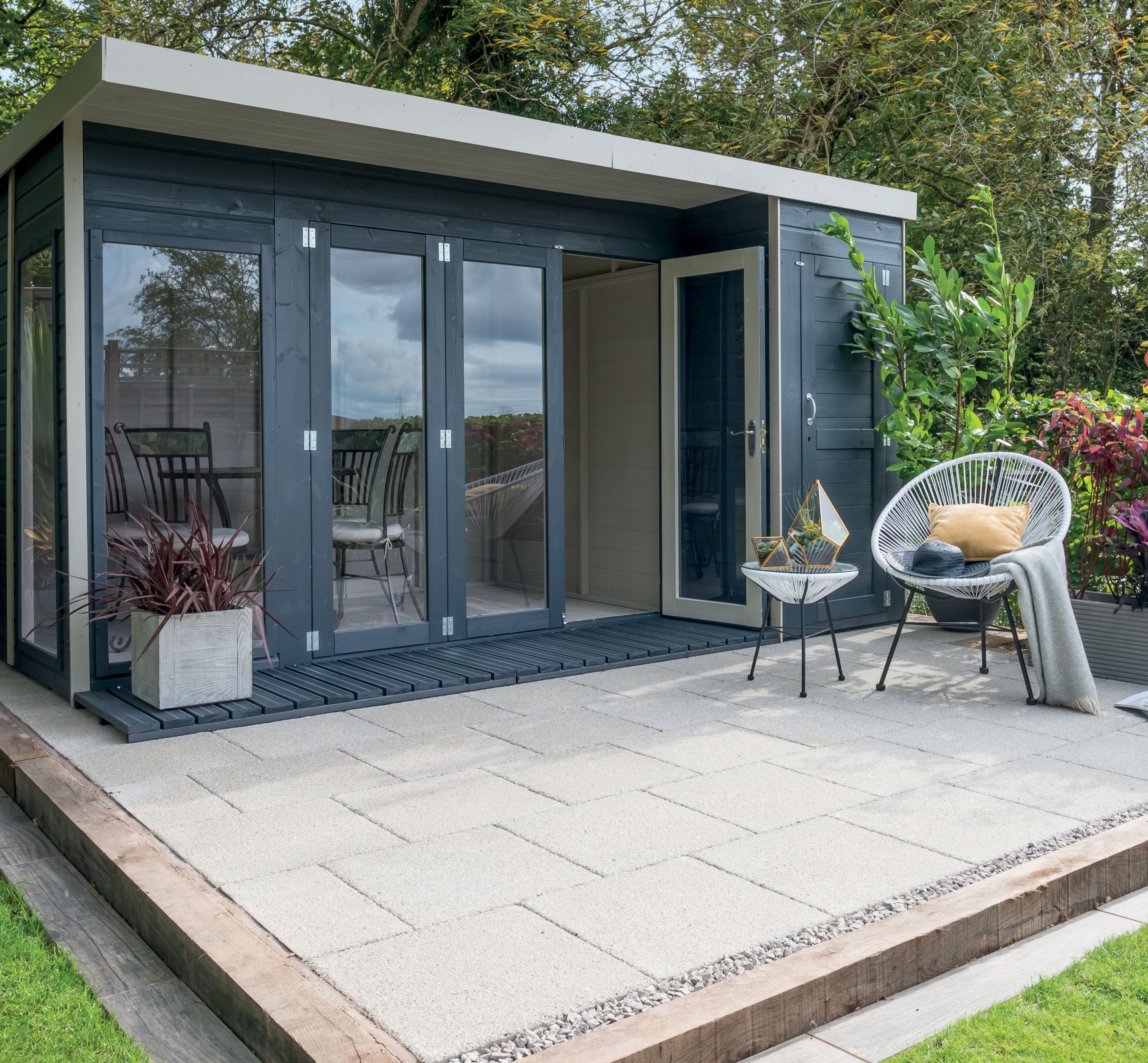 Bradstone Mahina Light grey Concrete Paving slab, 0.2m² (L)450mm (W)450mm