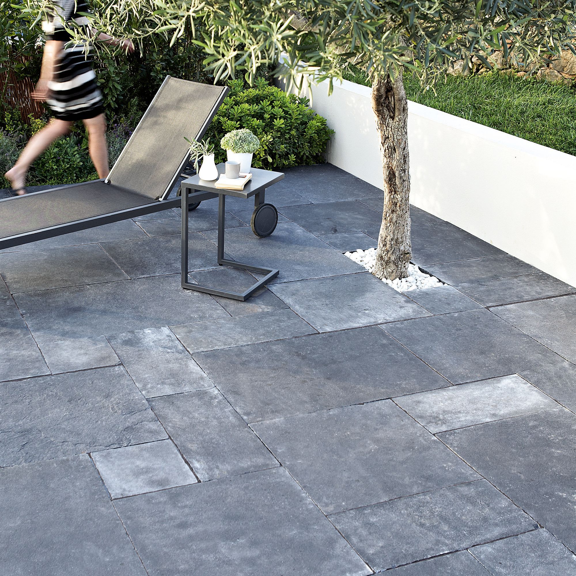 Bradstone Natural limestone Blue-Black Natural limestone Paving slab, 0.18m² (L)600mm (W)300mm