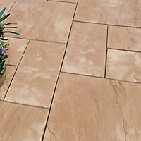 Bradstone Old riven Autumn cotswold Reconstituted stone Paving set, 5.25m² Pack of 23