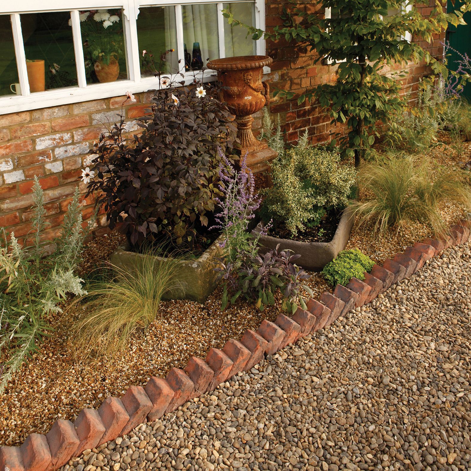 Bradstone Sawtooth Traditional Single sided Brindle red Paving edging (H)140mm (W)550mm (T)100mm