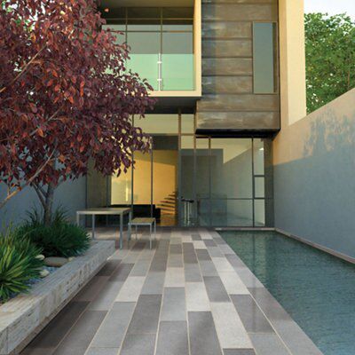 Bradstone Stonemaster Grey Reconstituted stone Paving slab, 5.12m² (L)800mm (W)200mm Pack of 32