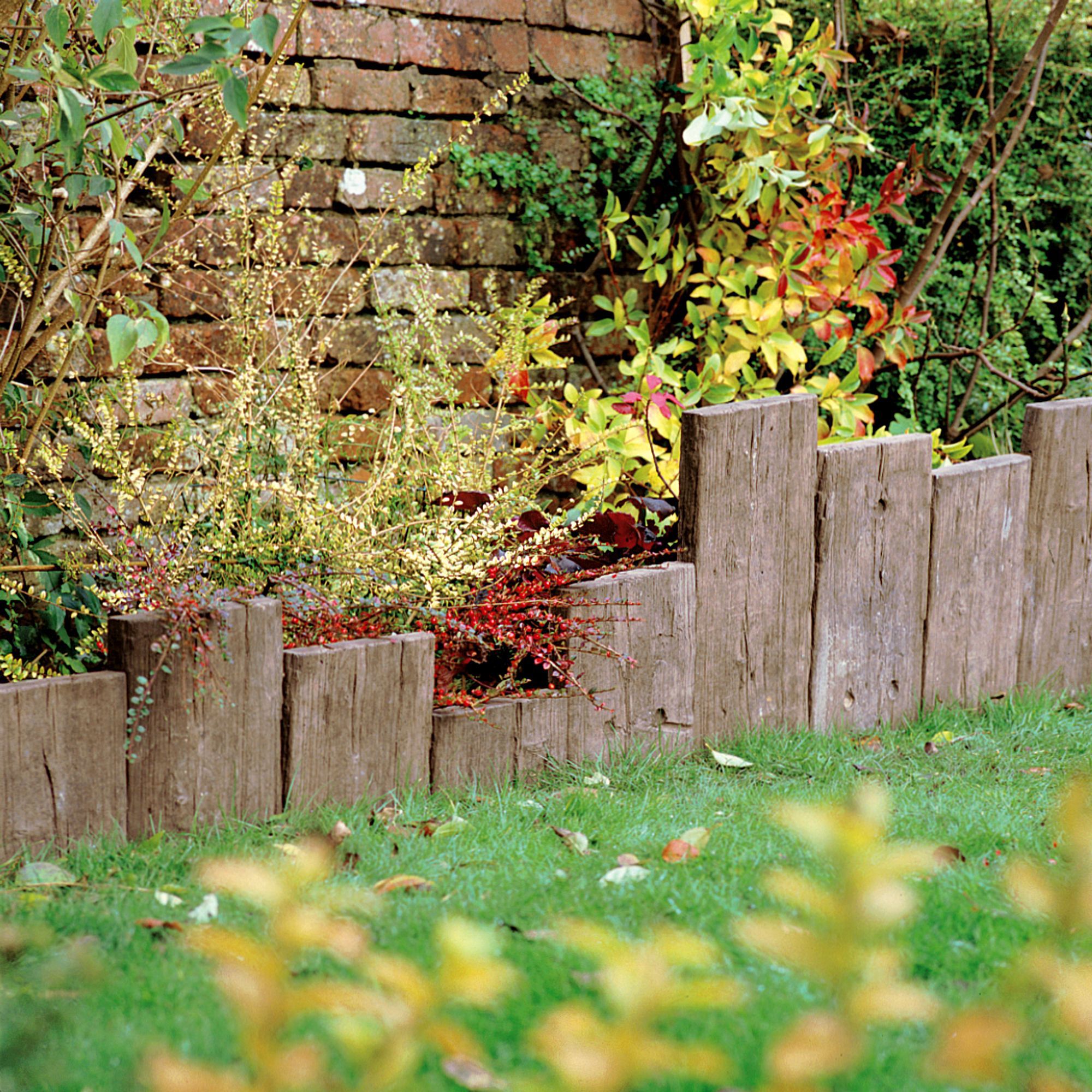 Bradstone Stonewood Traditional Single sided Antique brown Paving edging (H)250mm (W)600mm (T)40mm