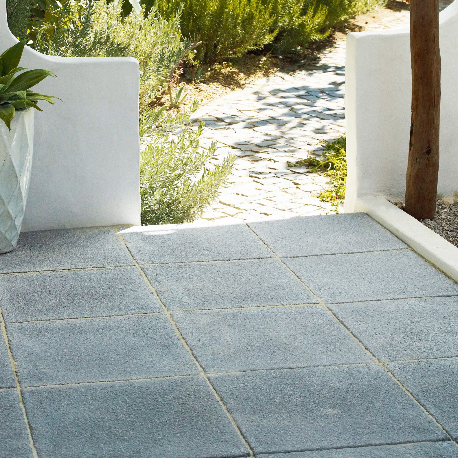 Bradstone Textured Dark grey Reconstituted stone Paving slab, 0.2m² (L)450mm (W)450mm
