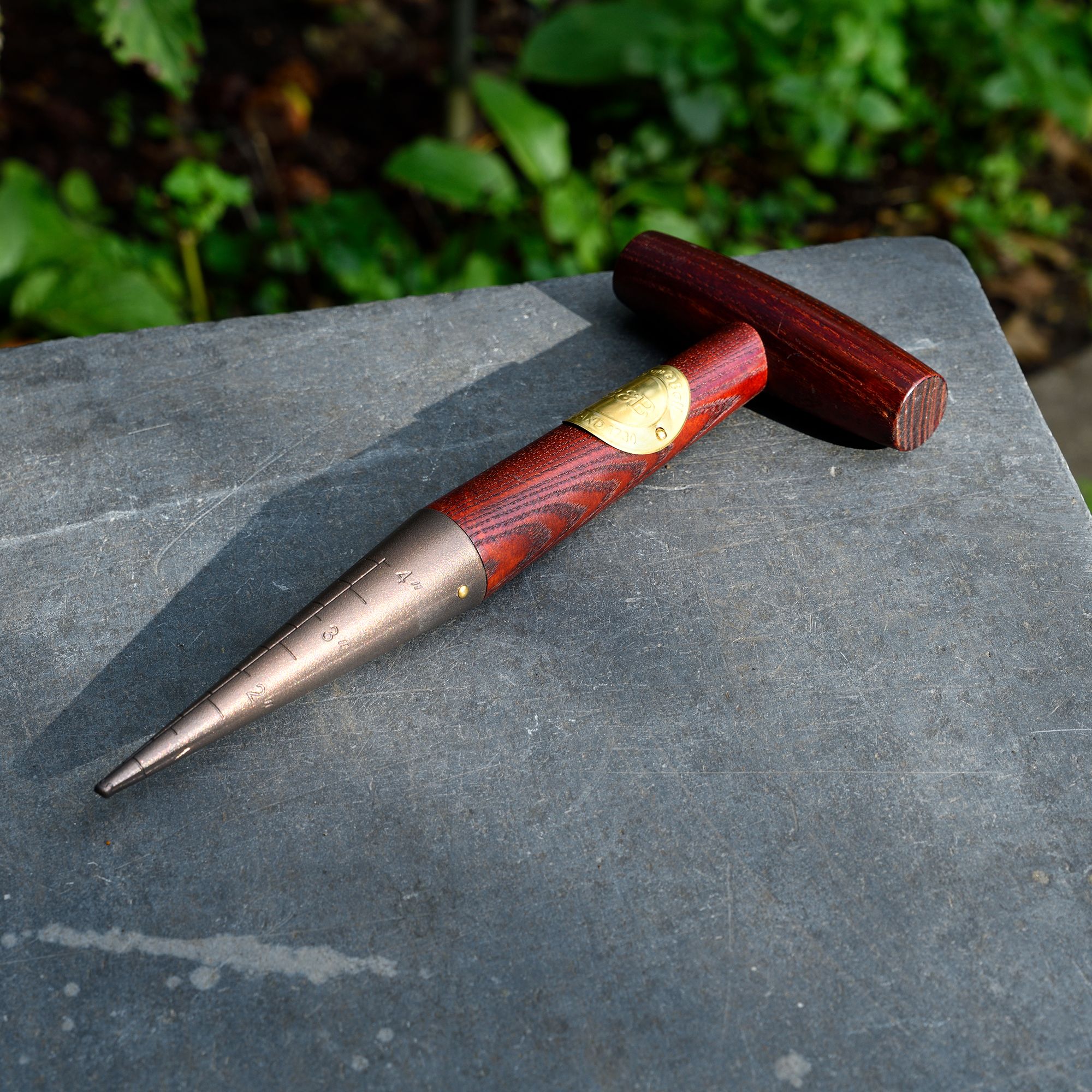 Burgon & Ball National Trust Wood Dibber