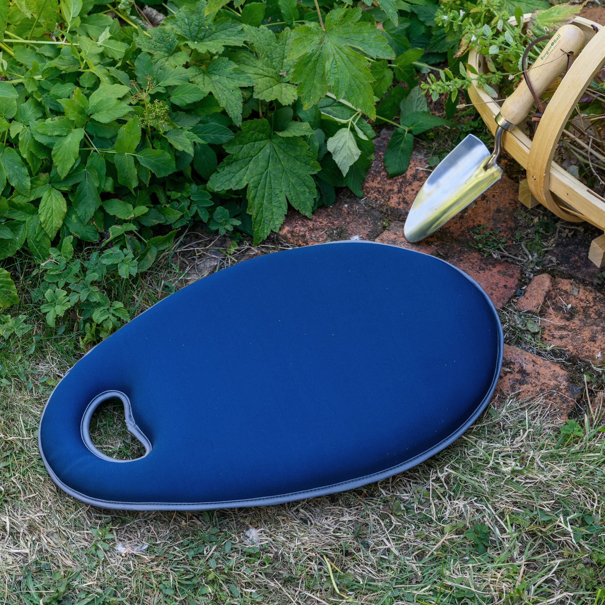 Burgon & Ball Navy Kneeling mat (L)505mm (W)305mm