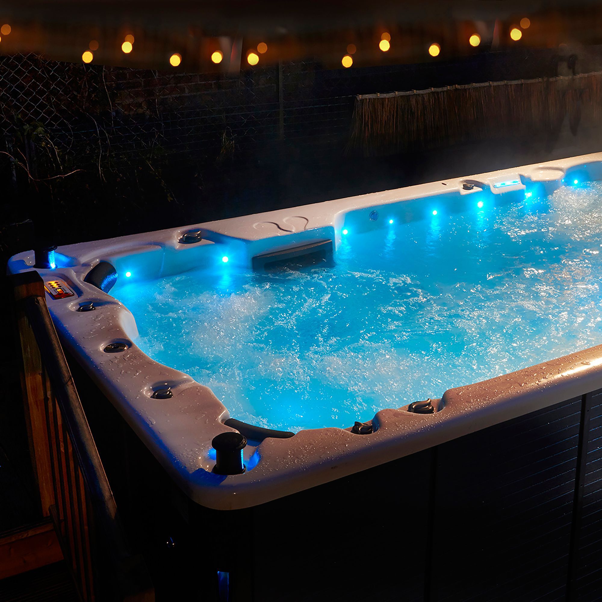 Canadian Spa Company St. Lawrence Swim spa, 7 seats
