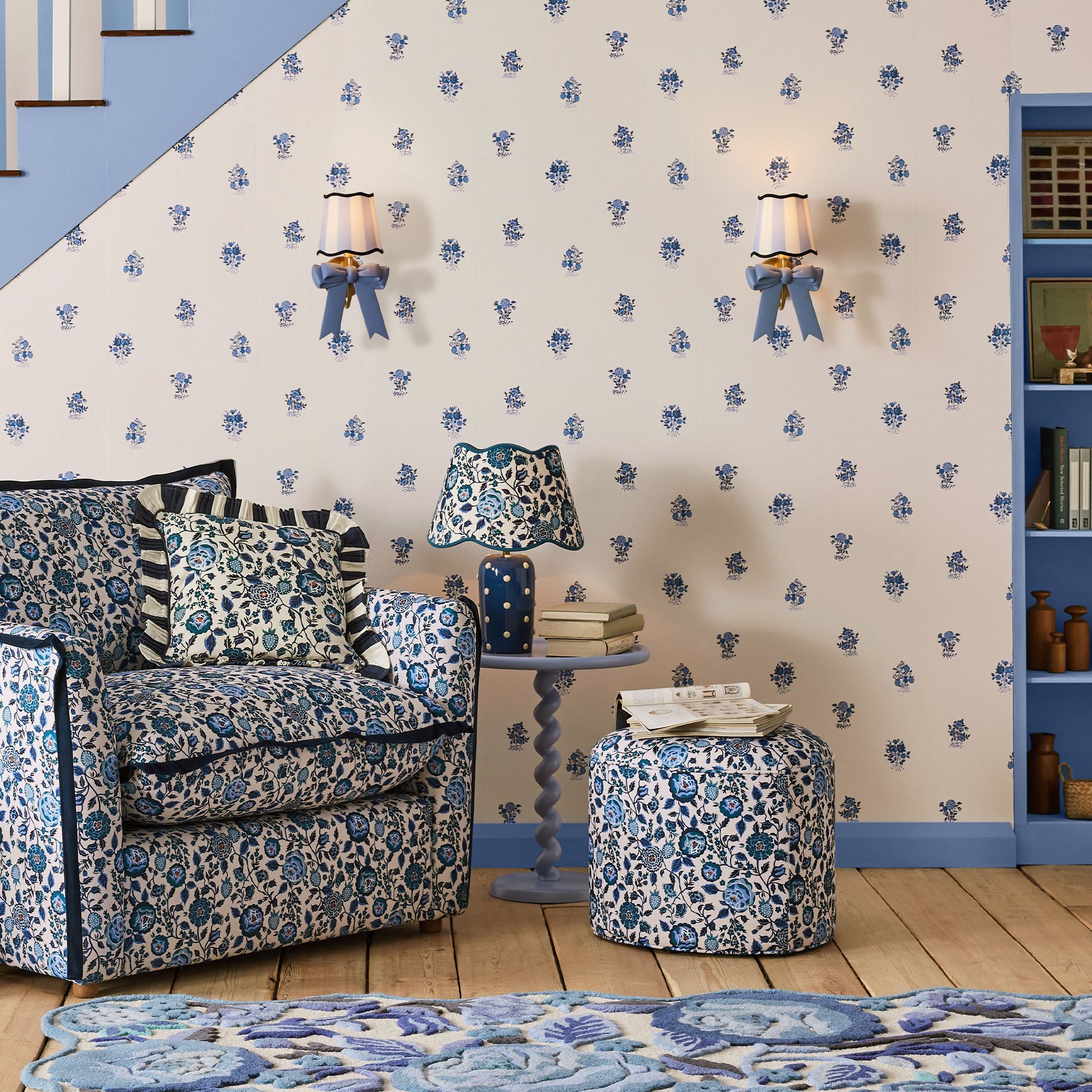 Cath Kidston Cream & Blue Kingdom Posey Smooth Wallpaper