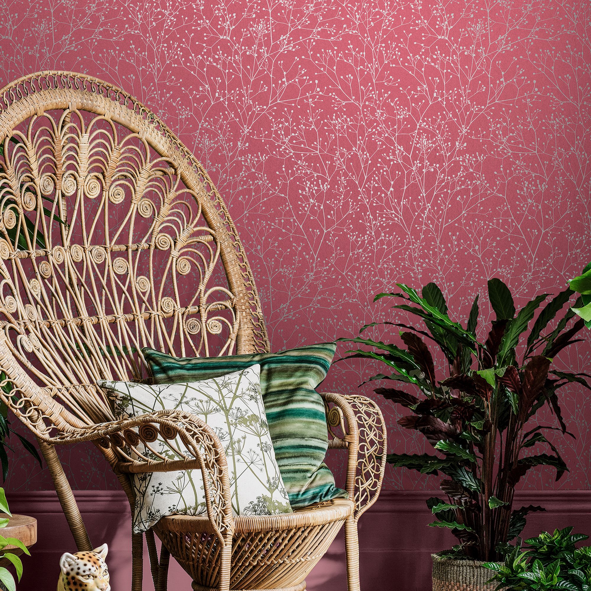 Clarissa Hulse Gypsophila Raspberry & Silver effect Smooth Wallpaper