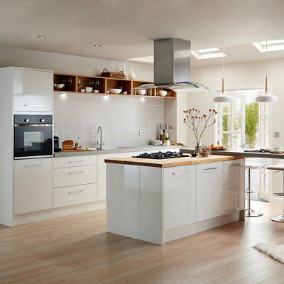 White high gloss store larder unit