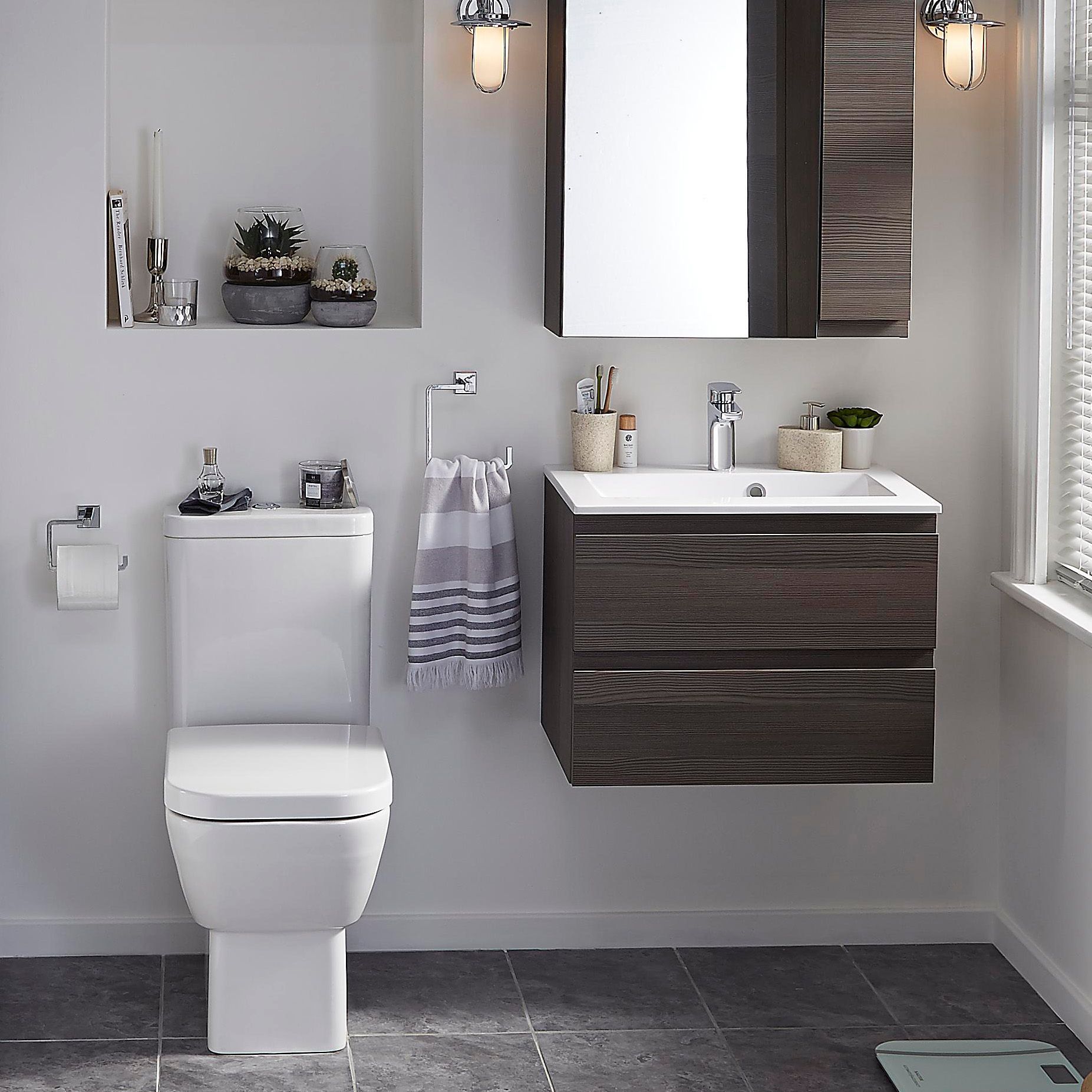 Cooke & Lewis Santoro White Close-coupled Toilet with Soft close seat