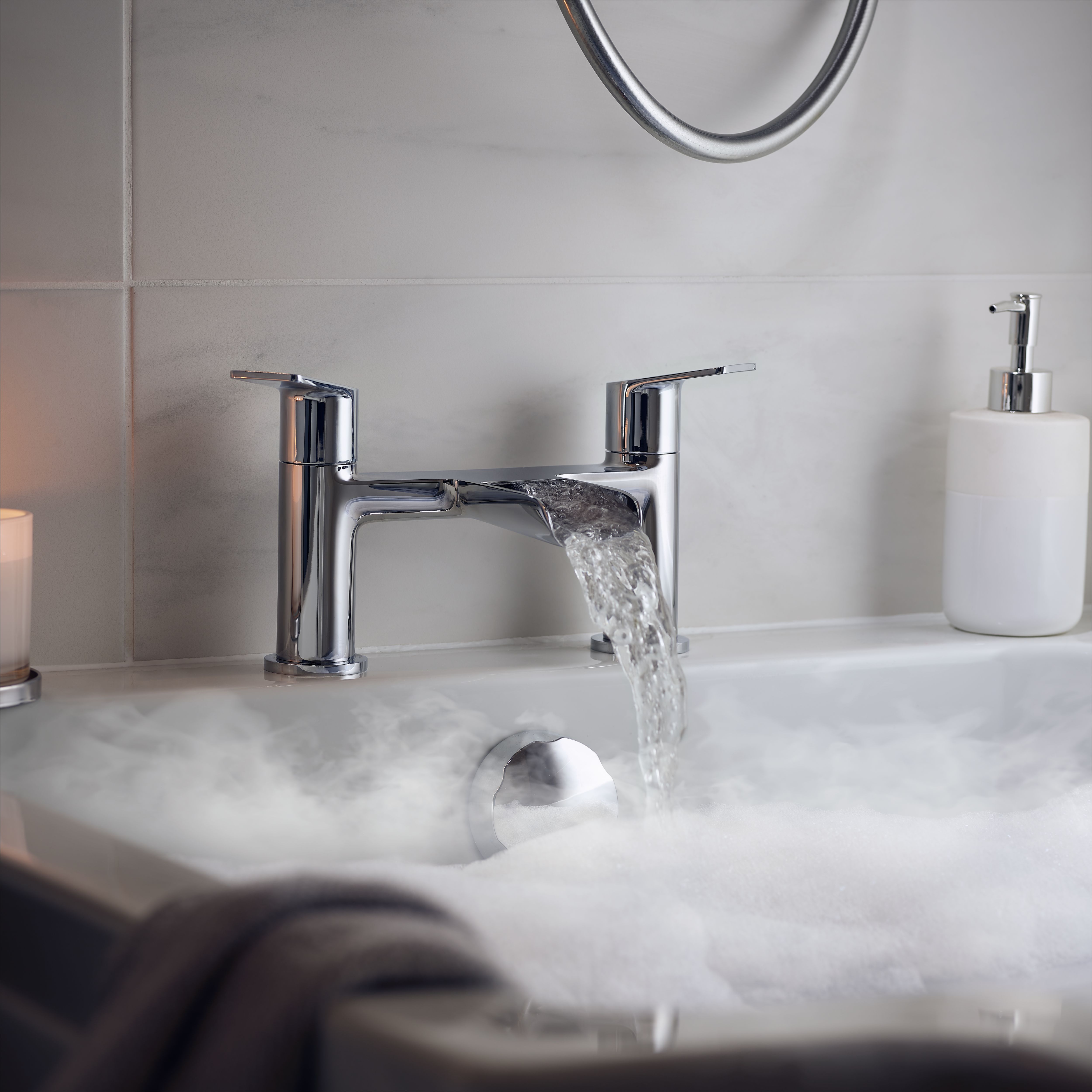 Cooke & Lewis Solarna L-shaped Shower Bath, panel & screen set, (L)1700mm (W)850mm
