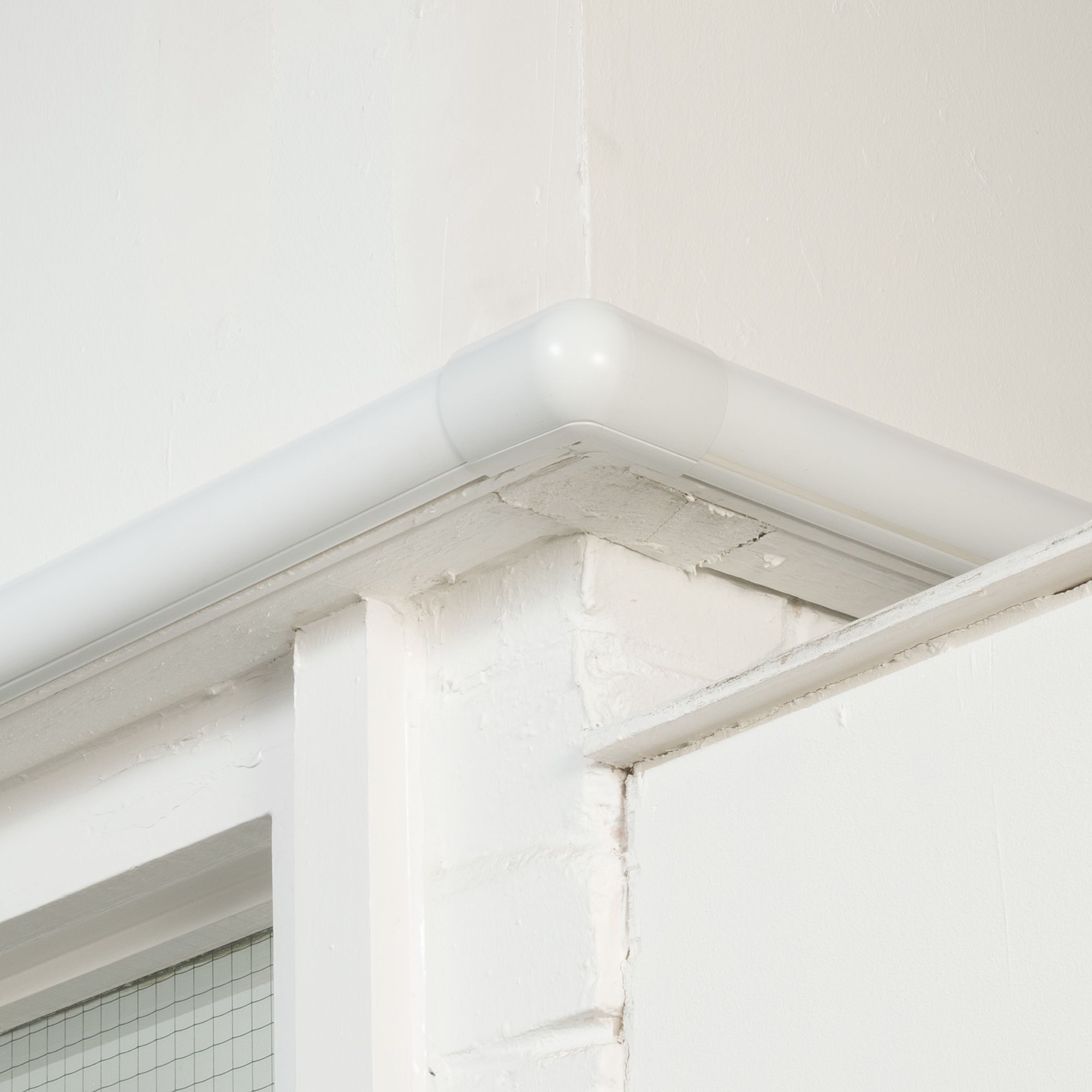 D-Line White 50mm x External 25° Trunking angle, Pack of 2