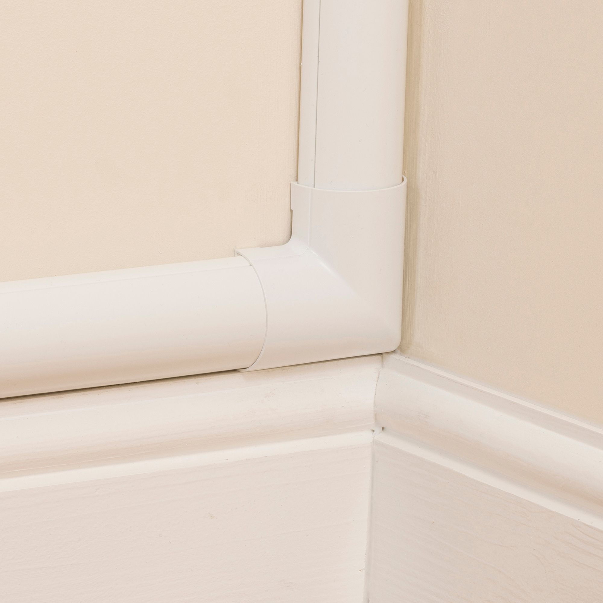 D-Line White 50mm x Flat 25° Trunking angle, Pack of 2