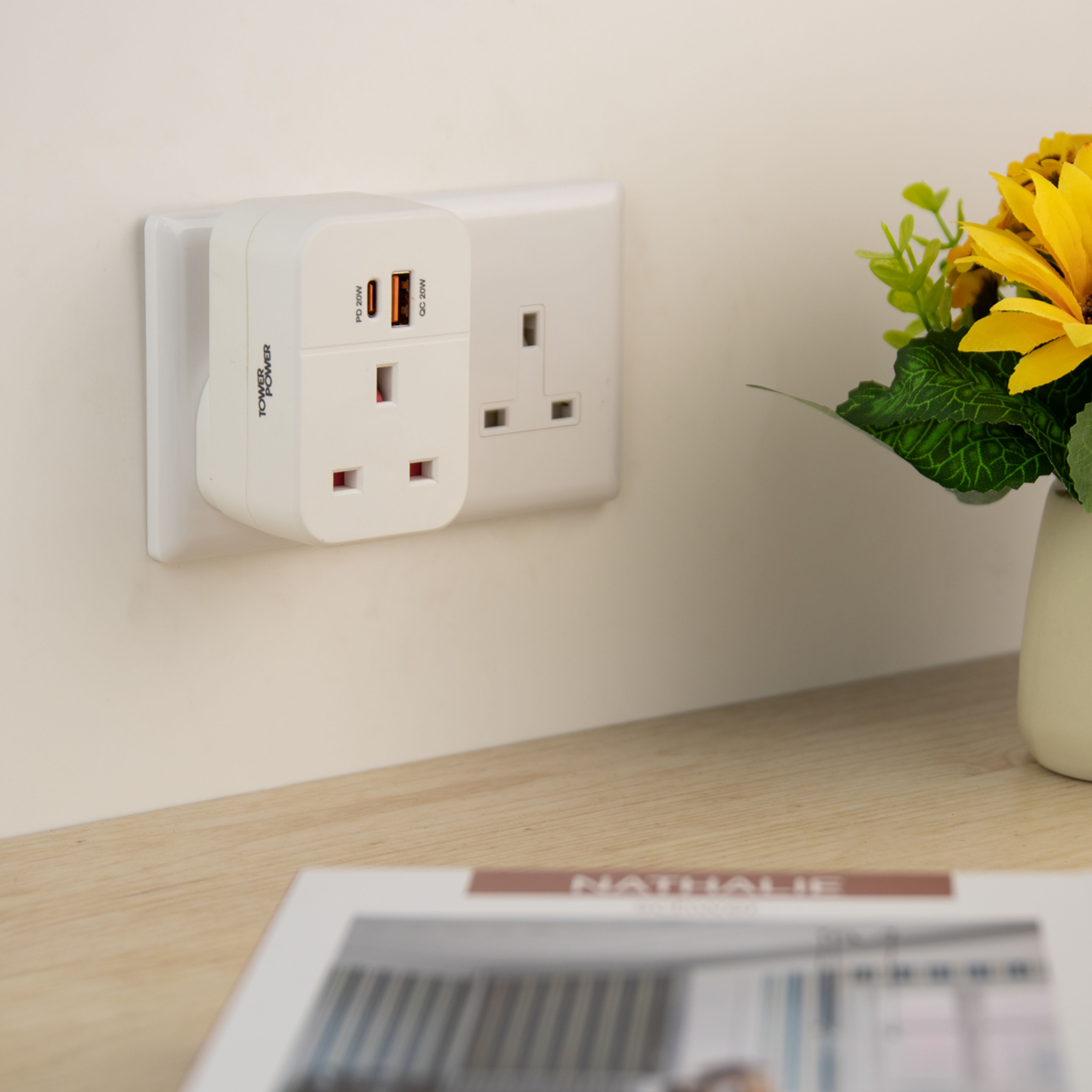 Deta 3A USB adaptor plug