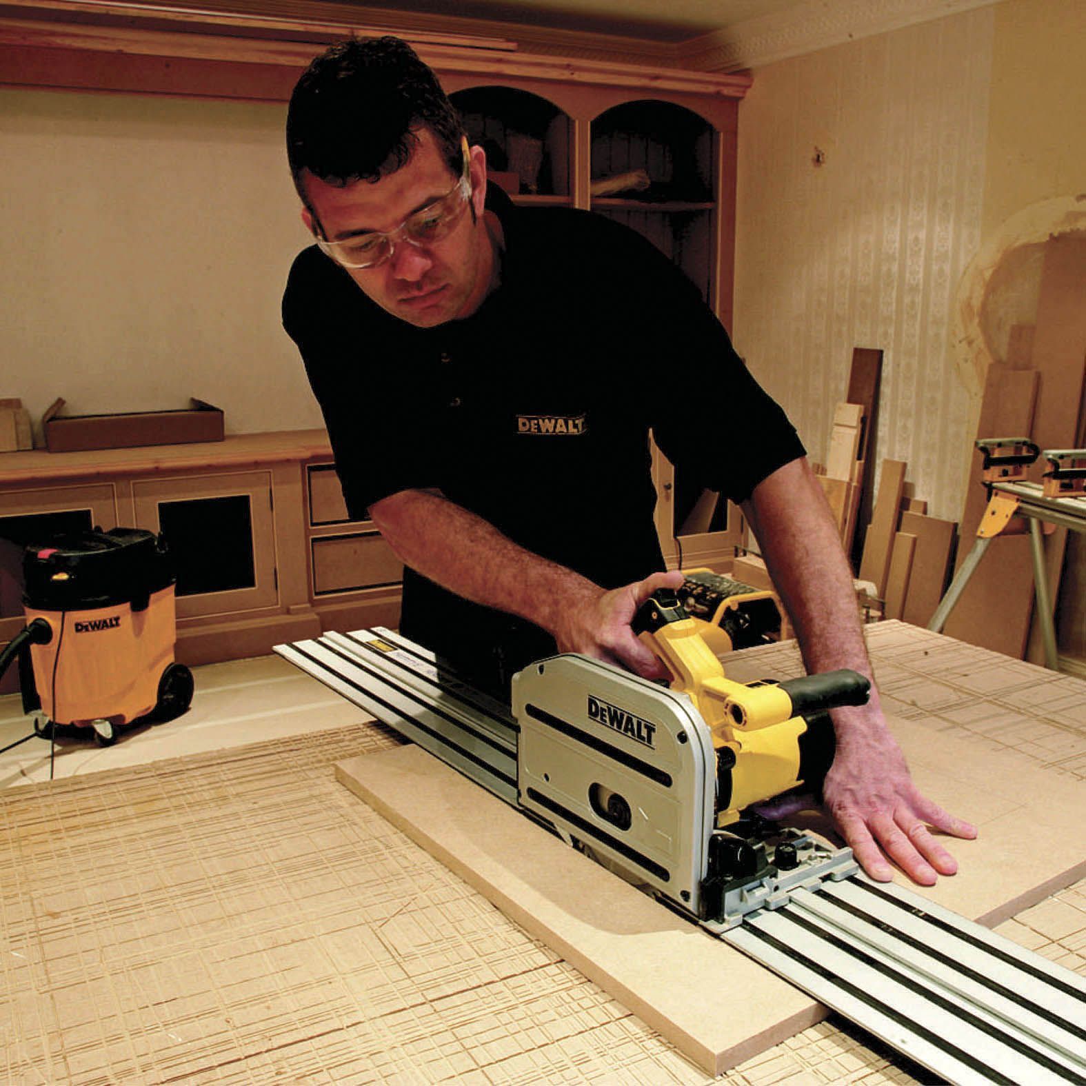Dewalt plunge saw discount 110v