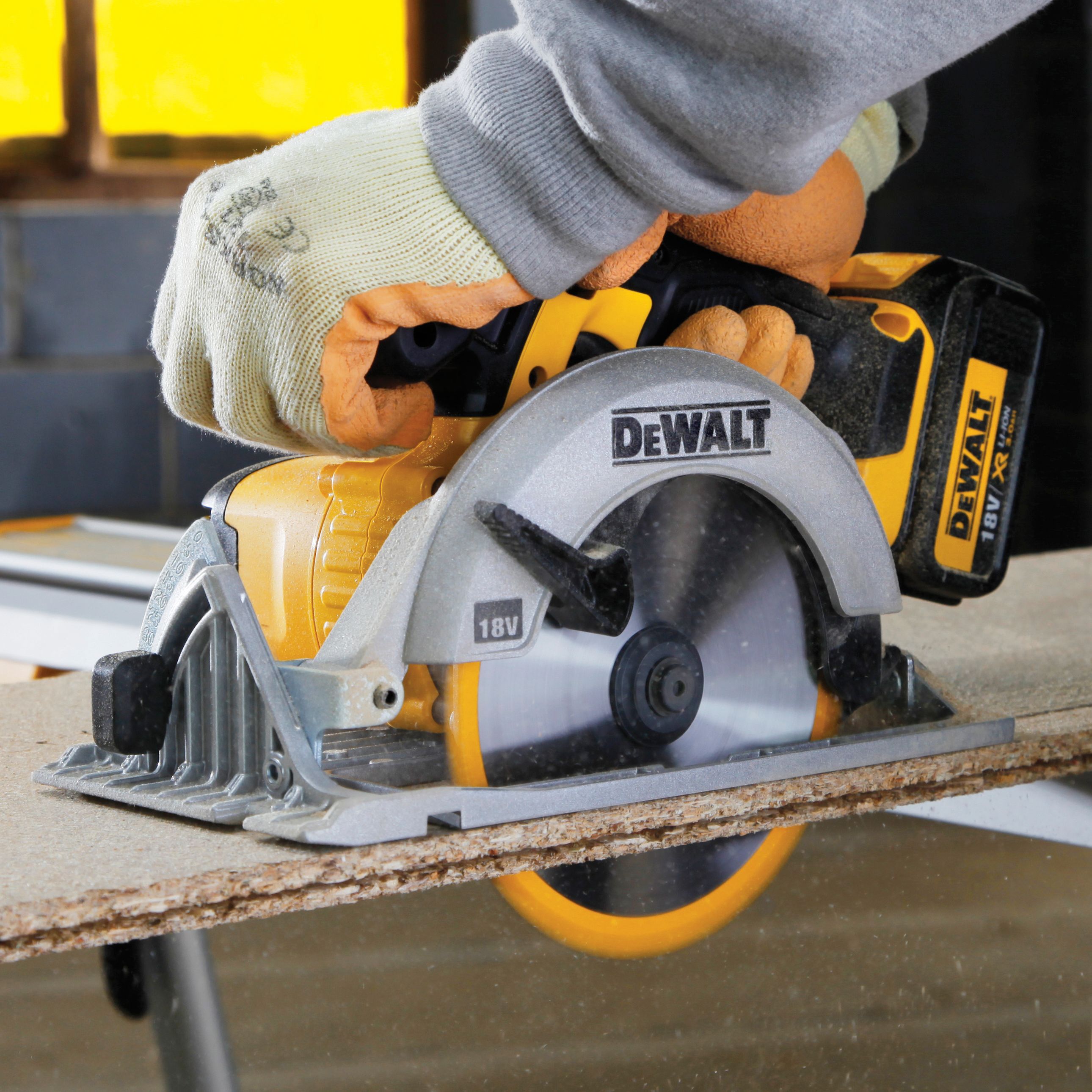DeWalt 18V 165mm Cordless Circular saw DCS391 - Bare