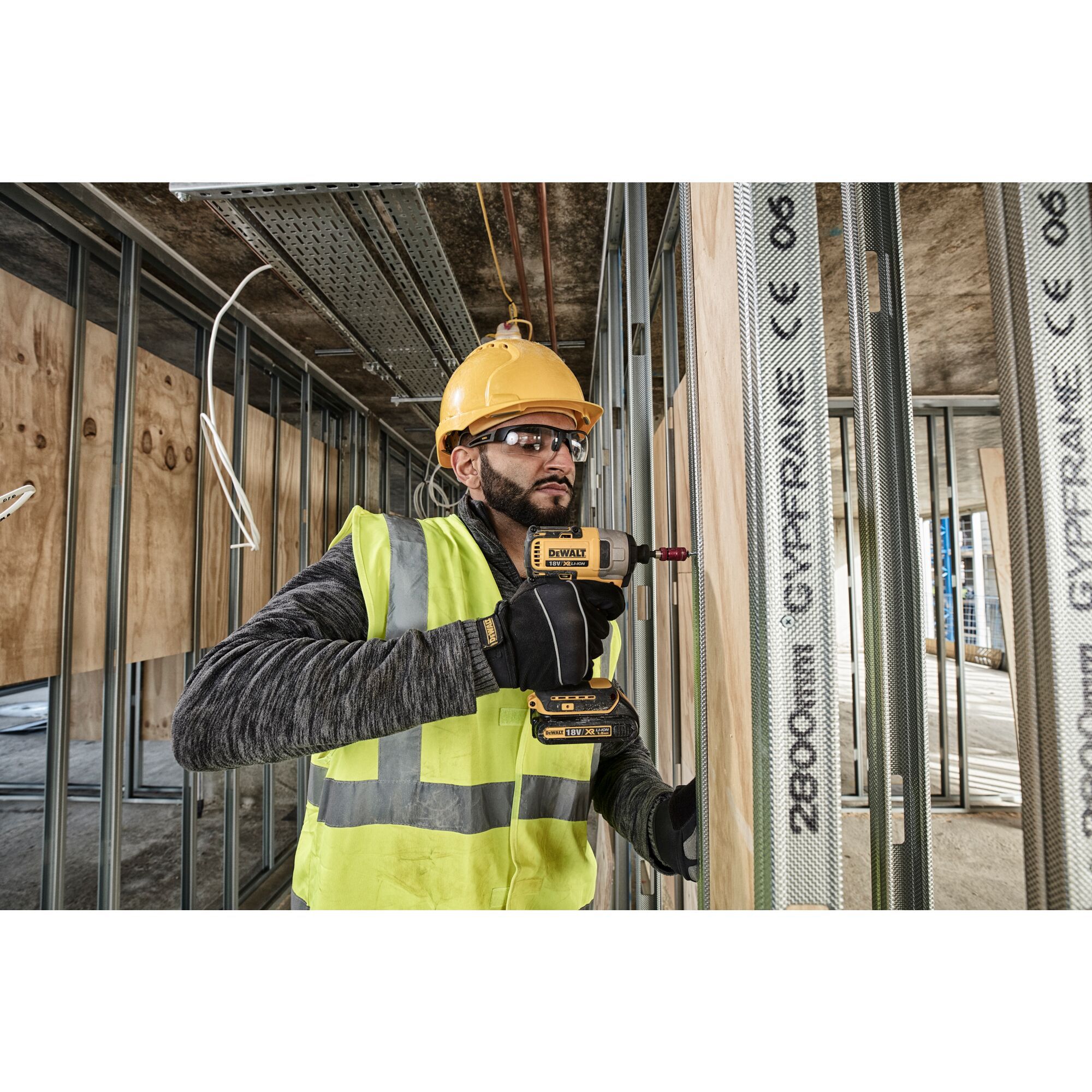 DeWalt 18V Li-ion XR Cordless Combi drill & impact driver (2 x 2Ah) - DCK2060D2T-BQGB