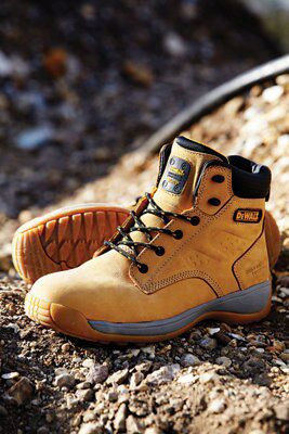 Dewalt titanium safety boots on sale honey