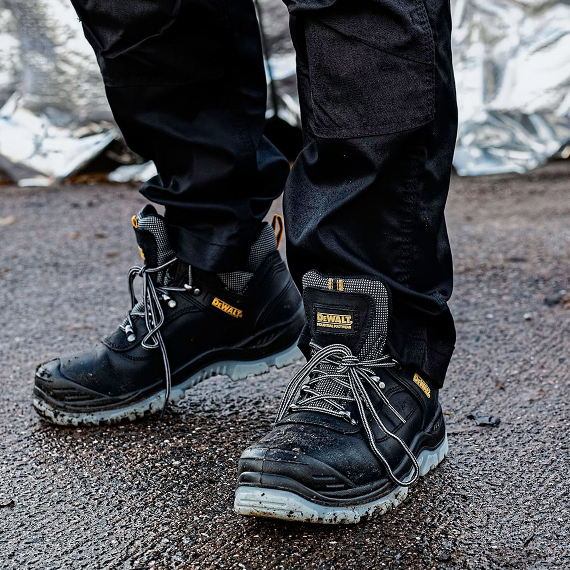 Black dewalt outlet safety boots