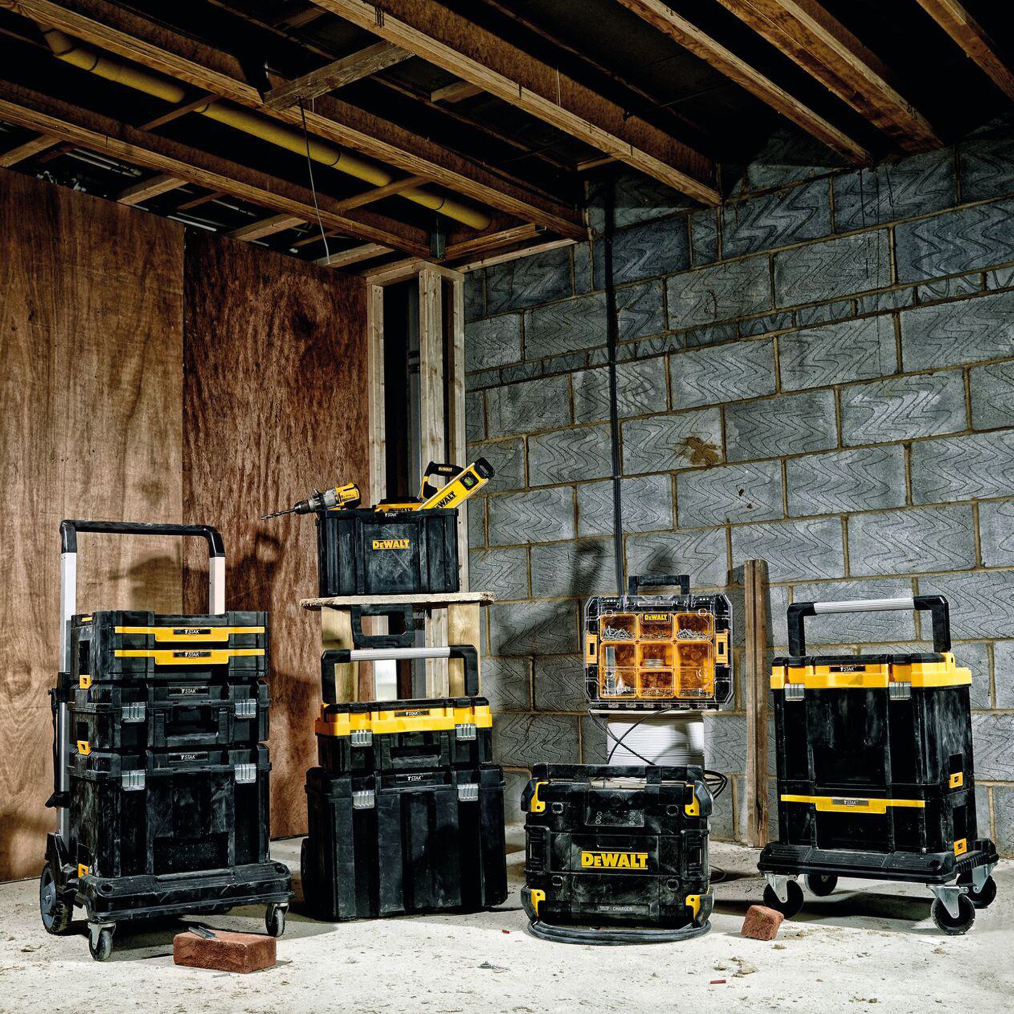 DeWalt Tstak Plastic Toolbox H 302mm Tradepoint