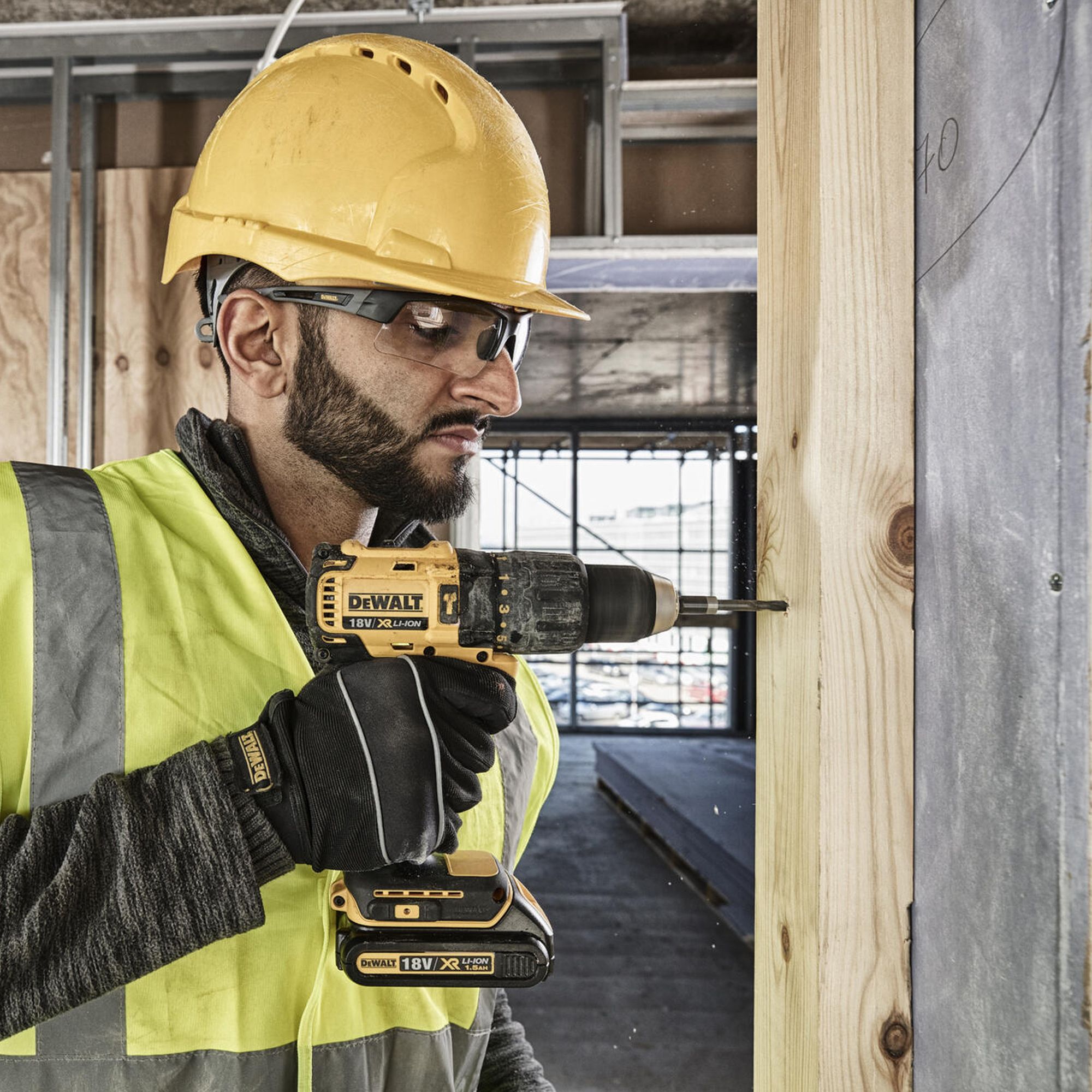DeWalt XR 18V 1 x 1.5 Li-ion Brushless Cordless Combi drill DCD778S1T-BQGB
